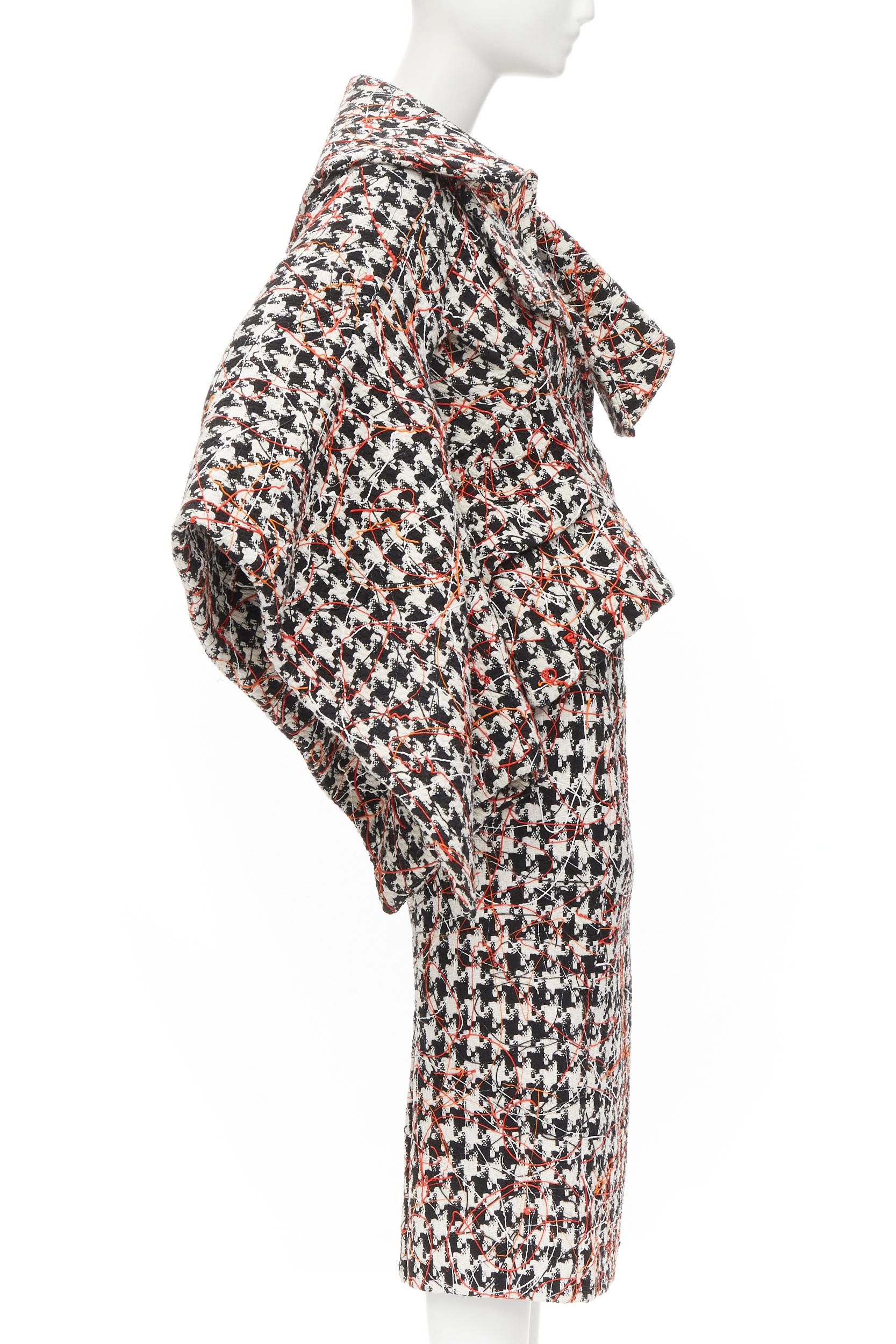 new ALEXANDER MCQUEEN 2009 Runway Horn Of Plenty Look 2 houndstooth kimono IT40 In New Condition In Hong Kong, NT