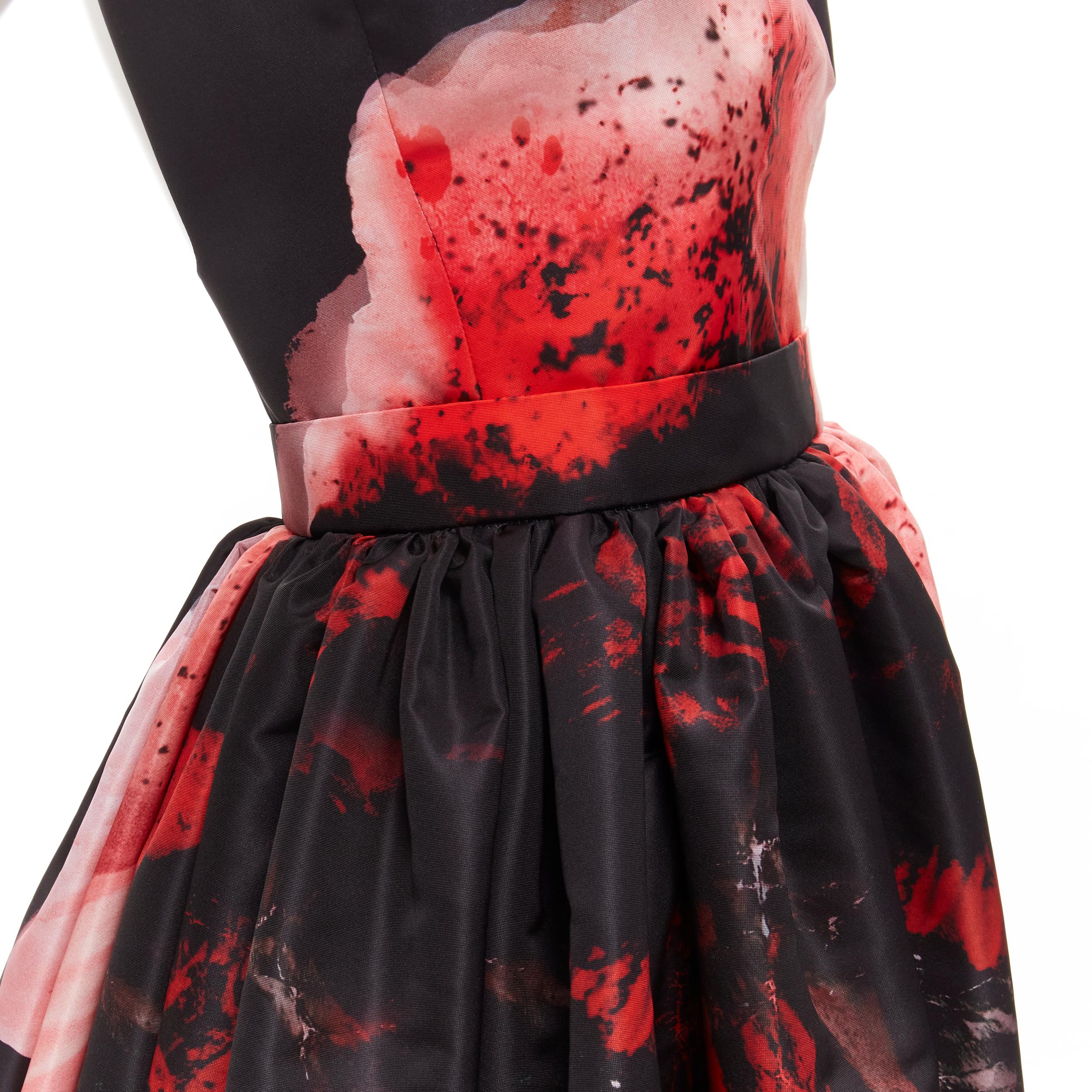 new ALEXANDER MCQUEEN 2021 Runway Anemone black red floral full gown IT38 S
Brand: Alexander McQueen
Collection: Fall Winter 2021 Runway
Material: Polyester
Color: Black
Pattern: Floral
Closure: Zip
Extra Detail: Signature 2021 Anemones floral