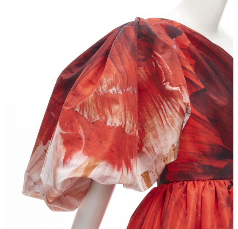 new ALEXANDER MCQUEEN 2021 Runway Anemone pink red floral puff sleeve gown IT38
Reference: AAWC/A00065
Brand: Alexander McQueen
Designer: Sarah Burton
Collection: Fall Winter 2021 - Runway
Material: Polyester
Color: Red, Pink
Pattern: