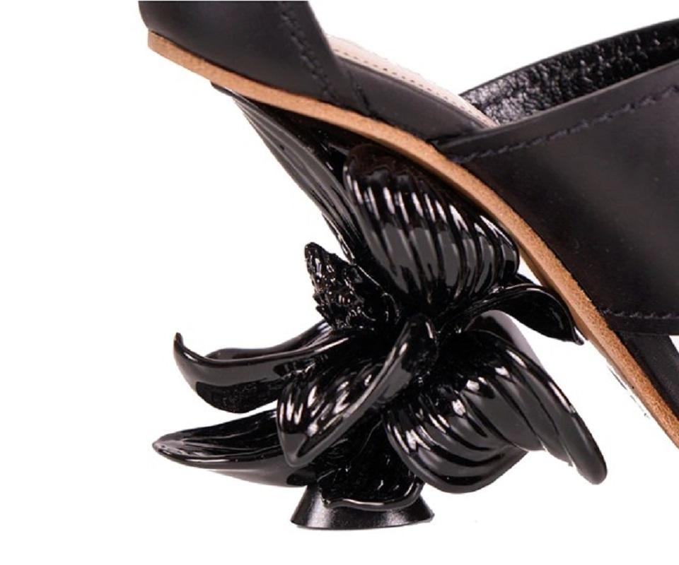 New Alexander McQueen 3D Magnolia Flower Heel Black Leather Shoes It. 40   USA 10 in vendita 1