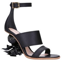 Nuevo Alexander McQueen 3D Magnolia Flor Tacón Zapatos de cuero negro It. 40   US 10