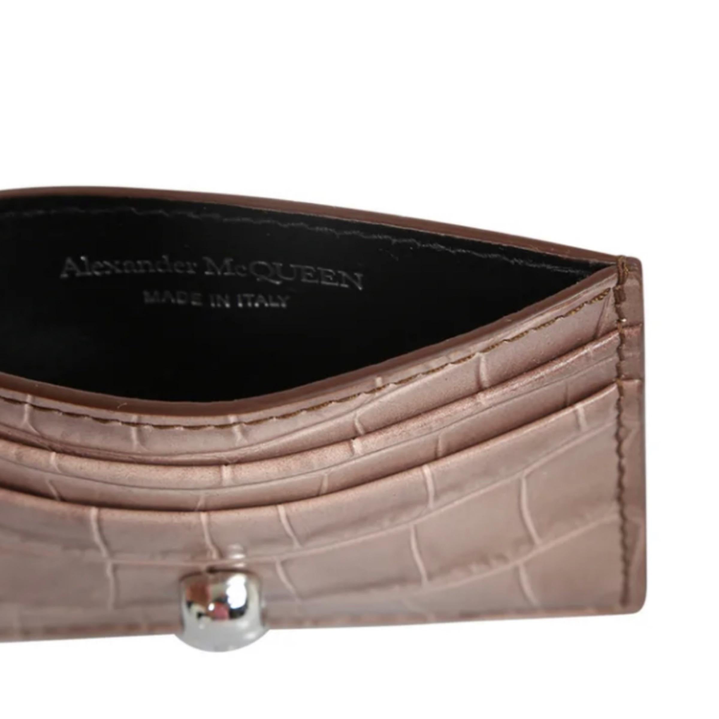 New Alexander McQueen Beige Faded Crocodile Pattern Leather Card Holder Wallet For Sale 2