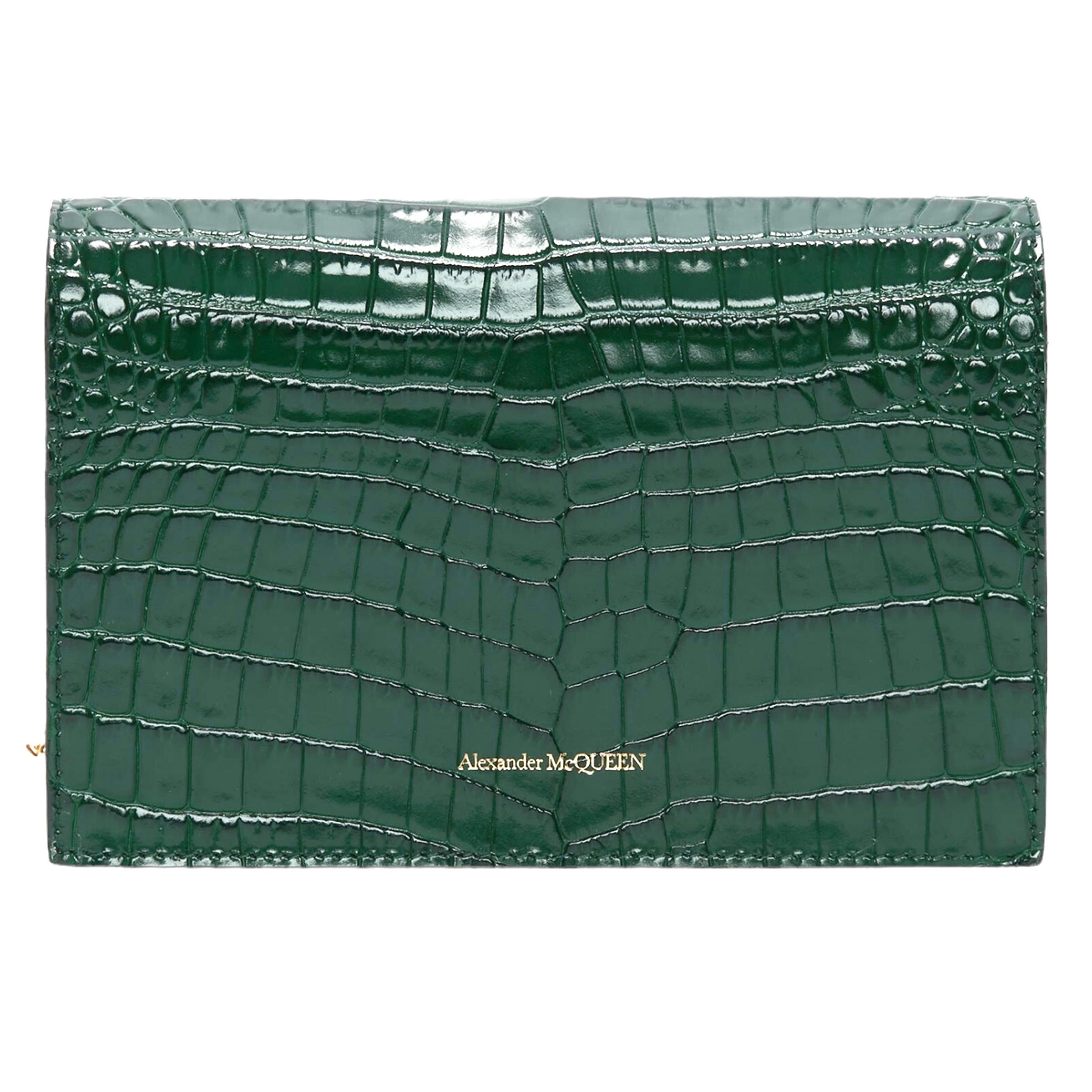 New Alexander McQueen Emerald Green Small Skull Crocodile Embossed Leather Cross In New Condition In San Marcos, CA