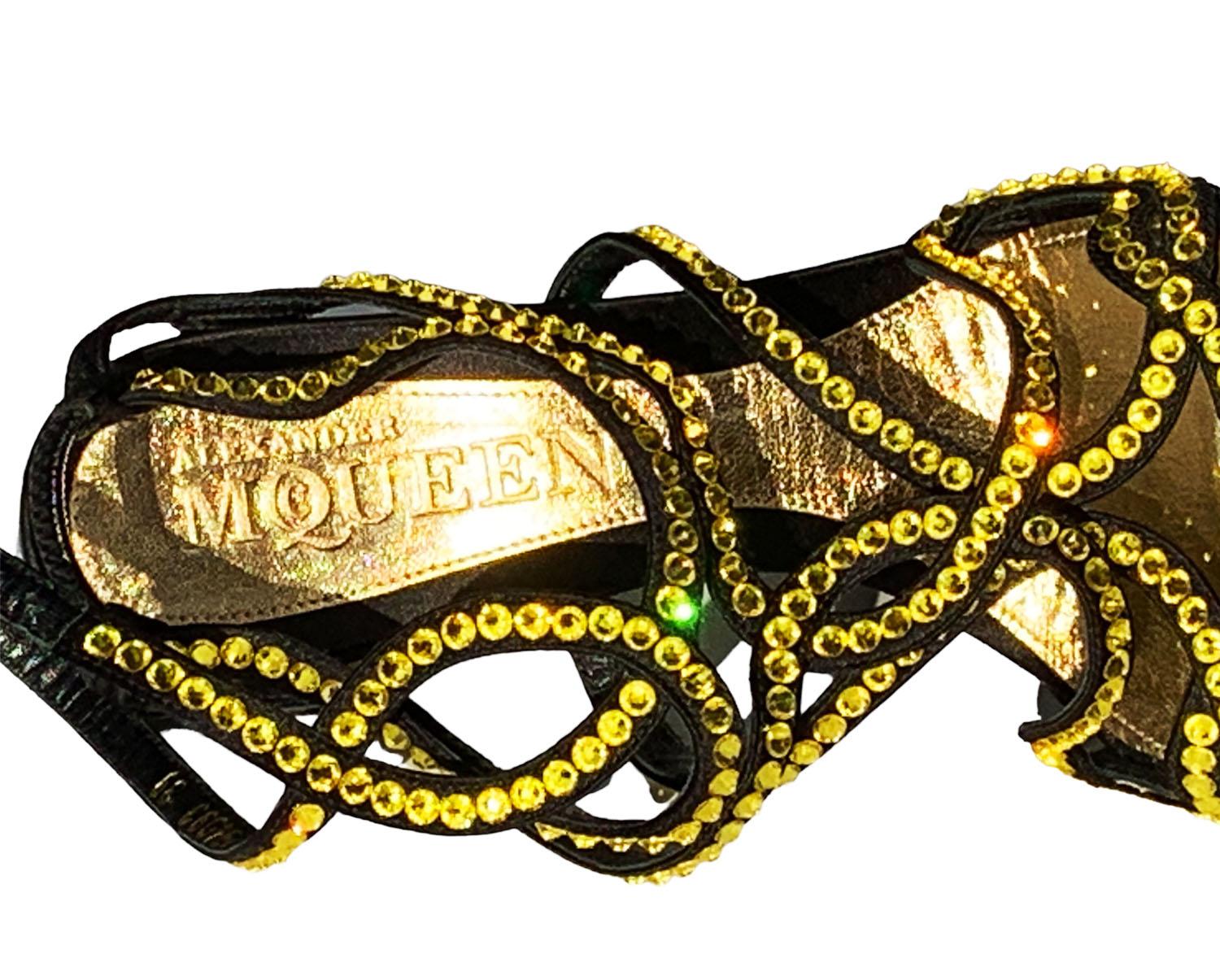 Alexander McQueen - Sandales compensées embellies de coquilles d'huître It 39 - US 9 en vente 6
