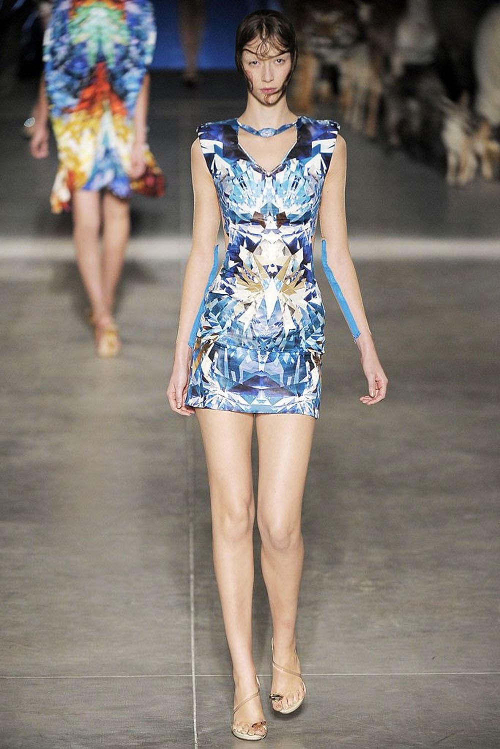 New Alexander McQueen S/S 2009 Blue Kaleidoscope Crystal Dress It. 42 For Sale 3