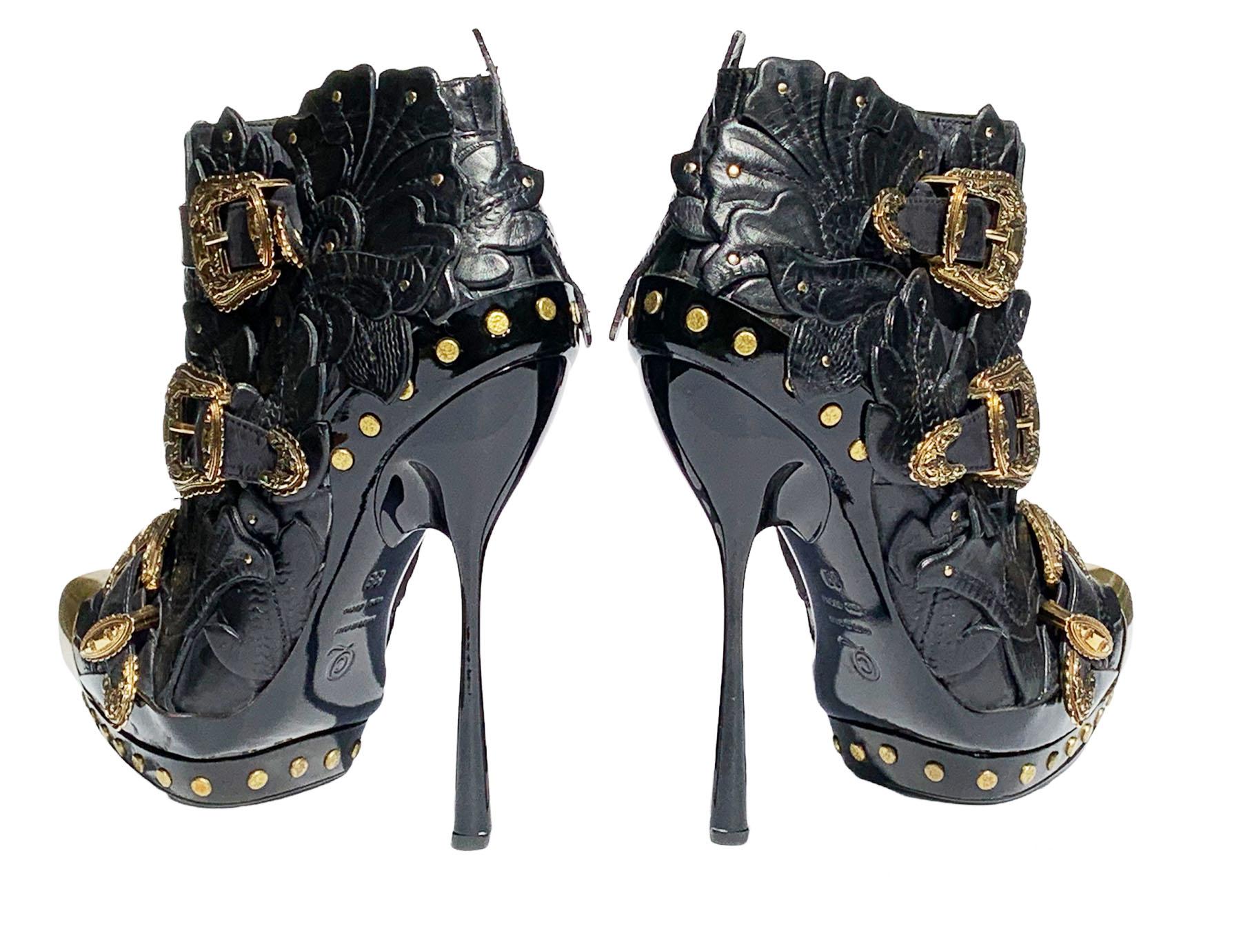 New Alexander McQueen S/S 2011 3D Embellished Studded Ankle Boots 39 US 9 In New Condition For Sale In Montgomery, TX