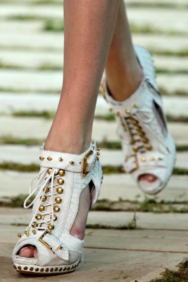 Women's New Alexander McQueen S/S 2011 Oyster White Snake Studded Ankle Boots 38 - US 8 For Sale