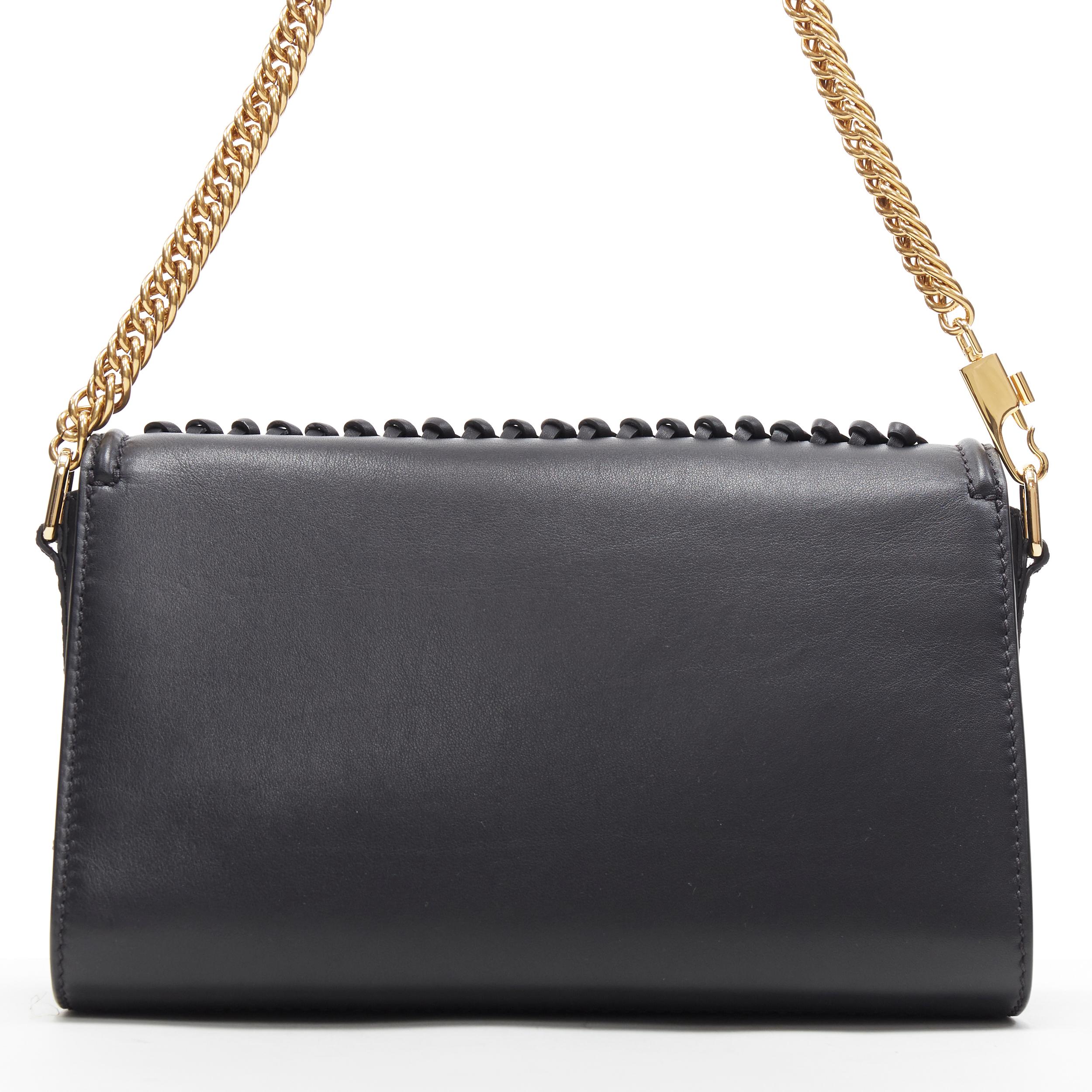 new ALEXANDER MCQUEEN The Story black leather whipstitch gold knuckle chain bag In Excellent Condition In Hong Kong, NT