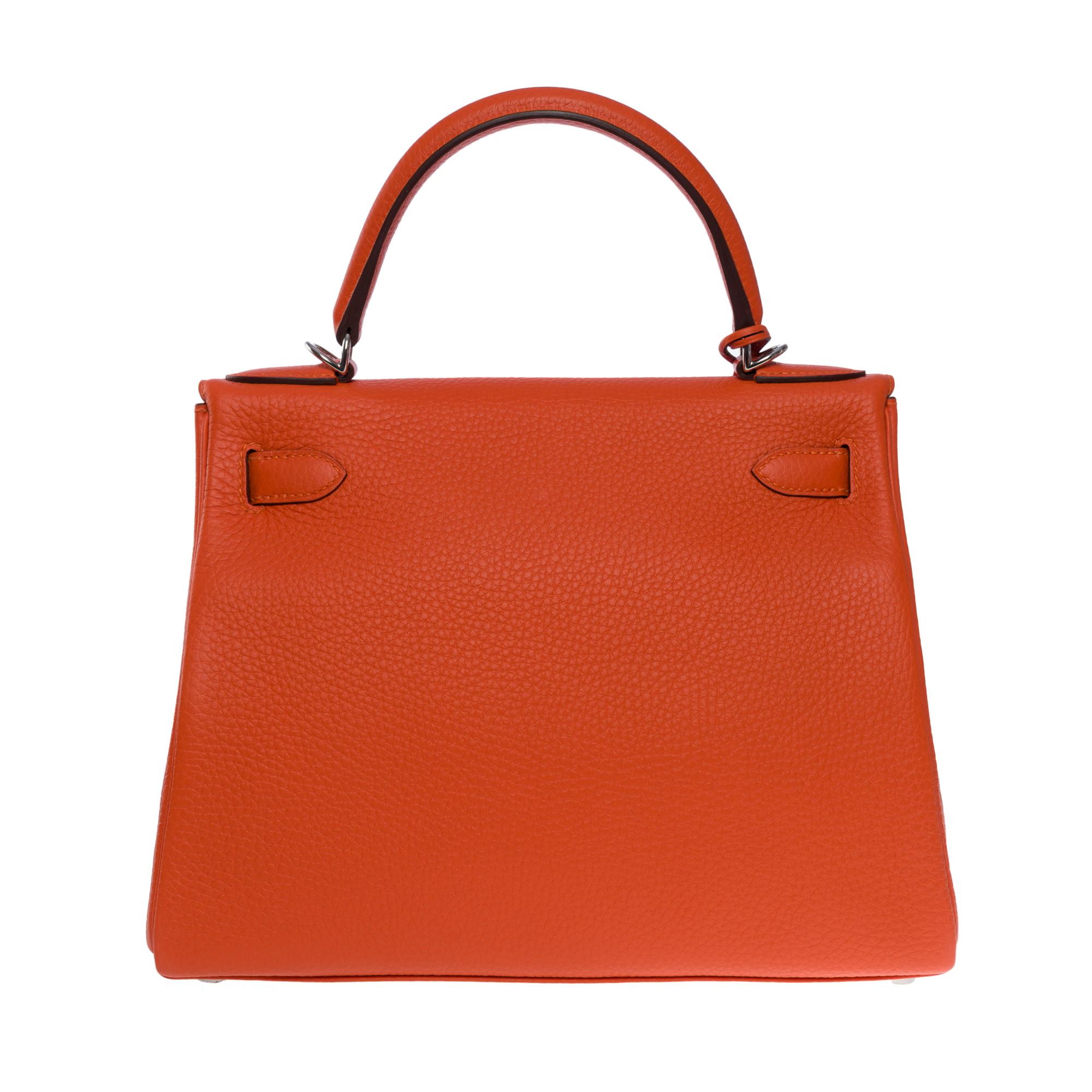 New Amazing Hermes Kelly 28 retourne handbag strap in Orange Feu leather, SHW In New Condition For Sale In Paris, IDF
