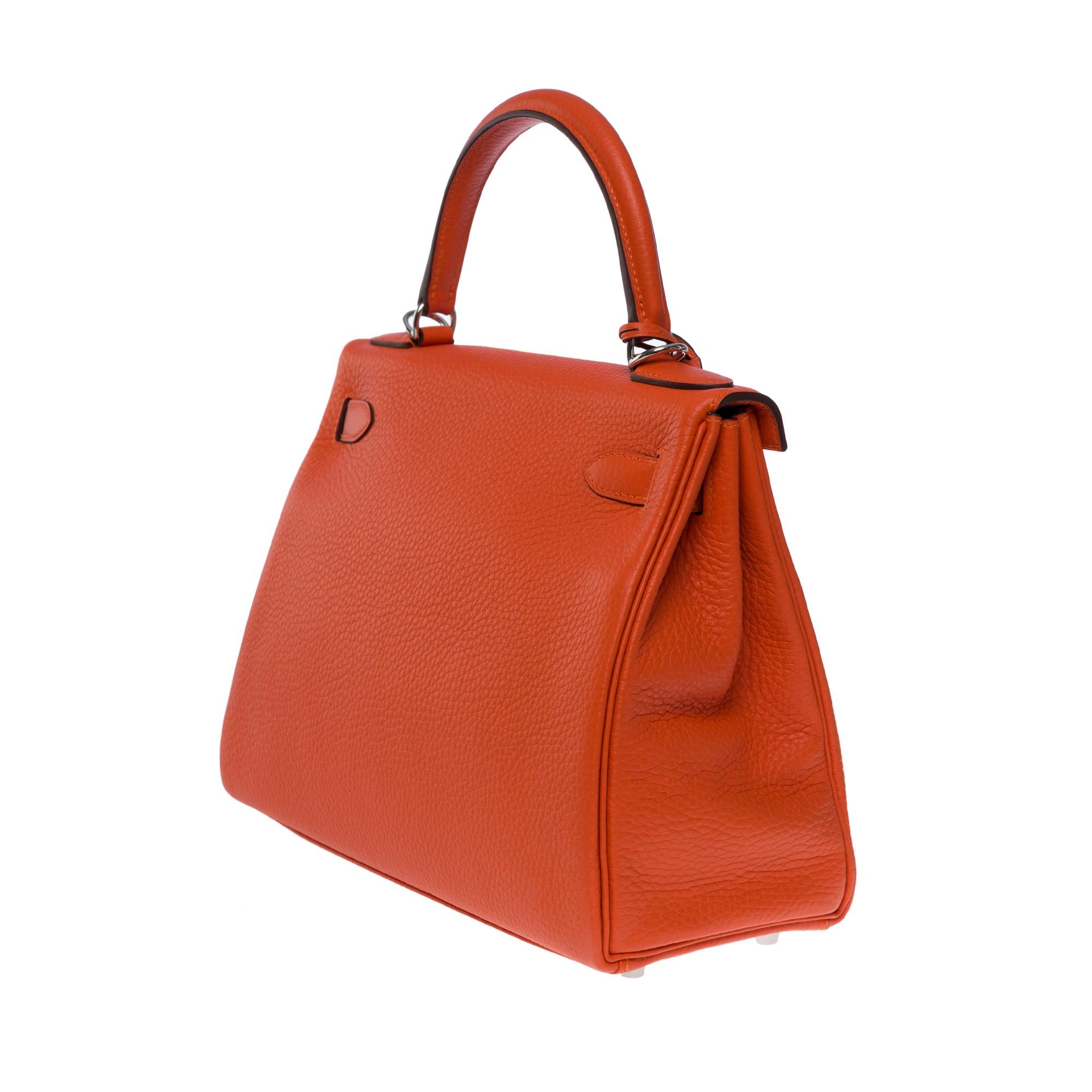Superbe sac à main Kelly 28 retourné en cuir Orange Feu, SHW, Hermès en vente 1