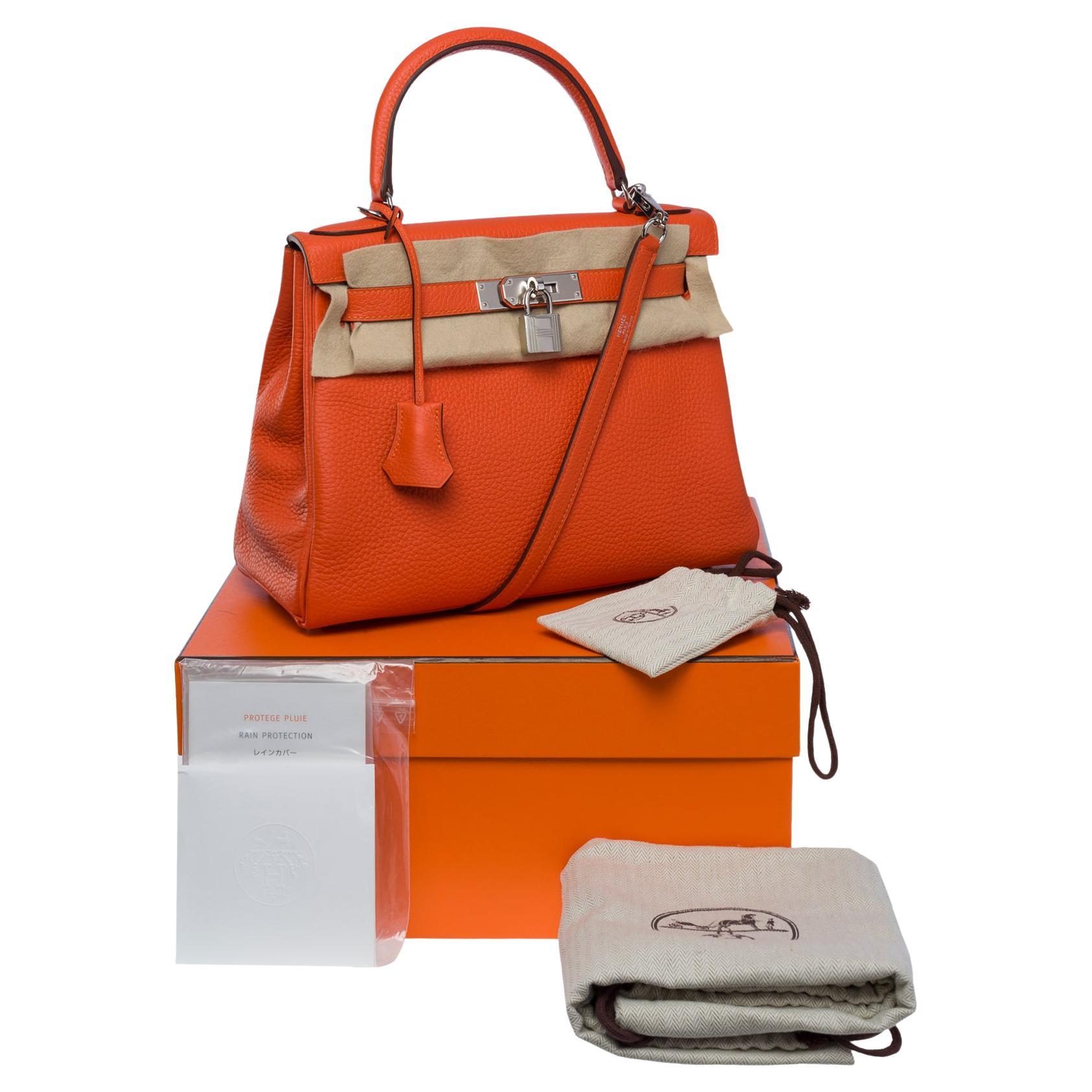 Superbe sac à main Kelly 28 retourné en cuir Orange Feu, SHW, Hermès en vente