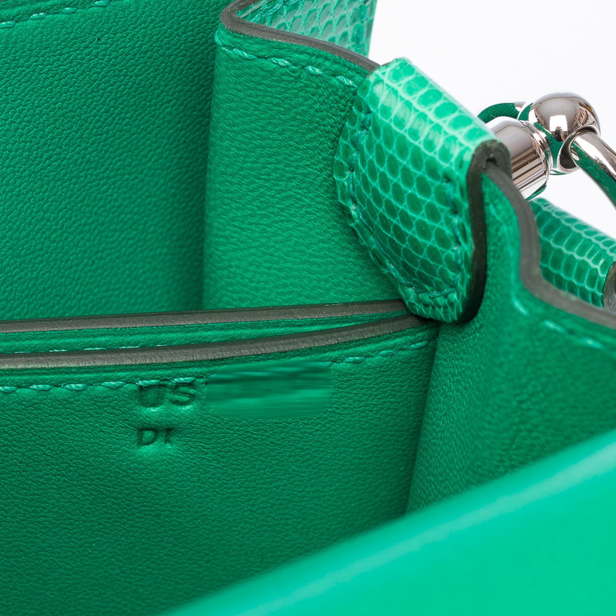 New Amazing Hermès Roulis 18 shoulder bag in mint green lizard, SHW For Sale 4
