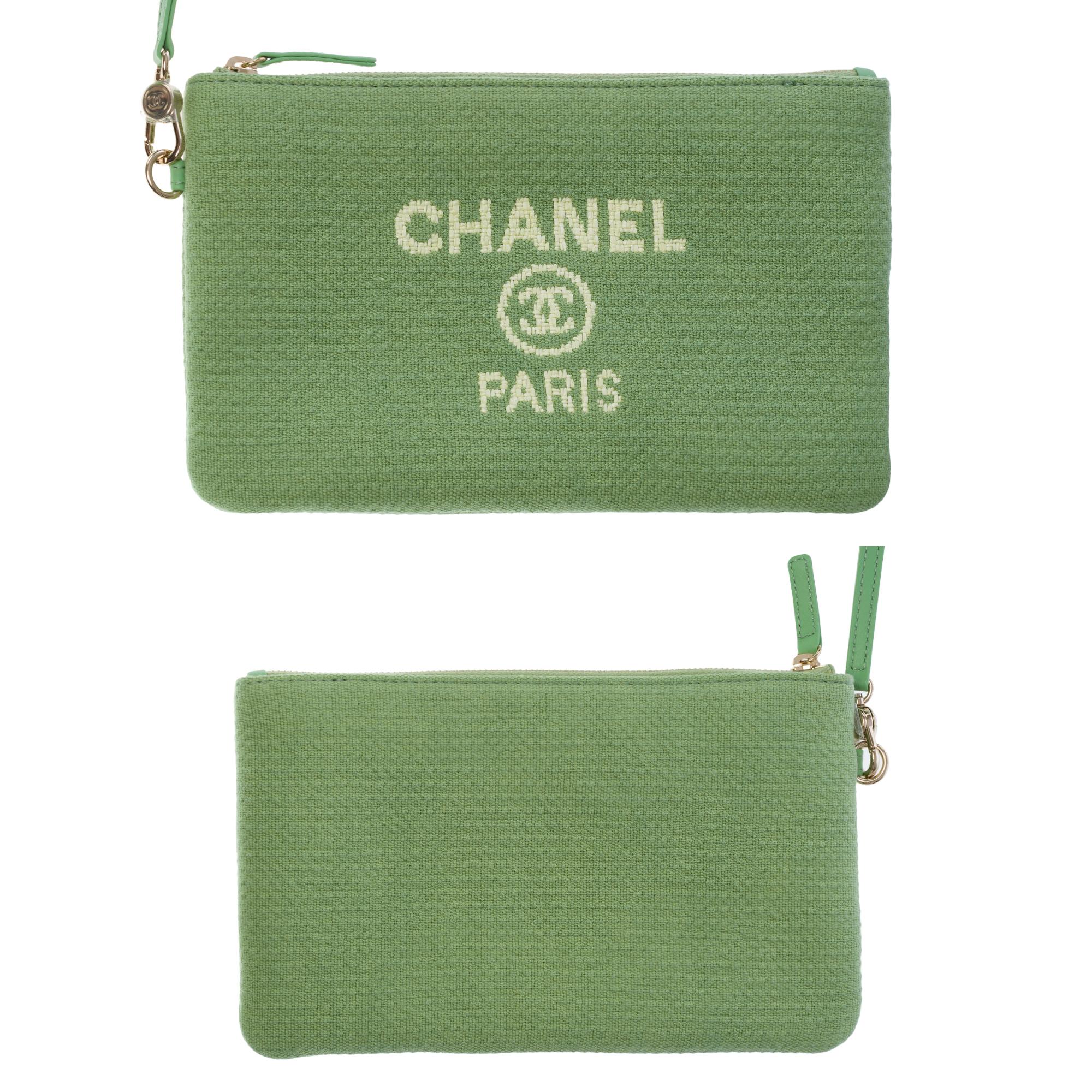 Superbe sac fourre-tout Chanel Deauville en toile verte, édition limitée en vente 8