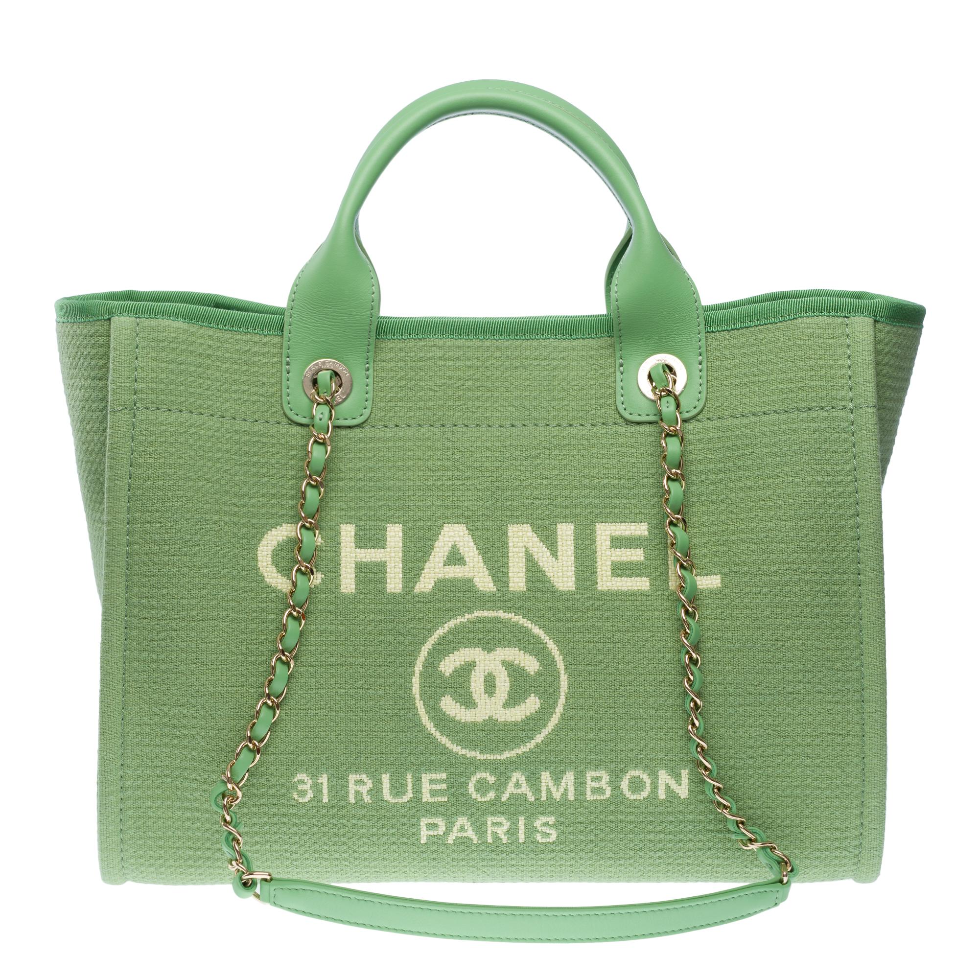New Amazing limited edition Chanel Deauville Tote bag in Green canvas, SHW In New Condition For Sale In Paris, IDF