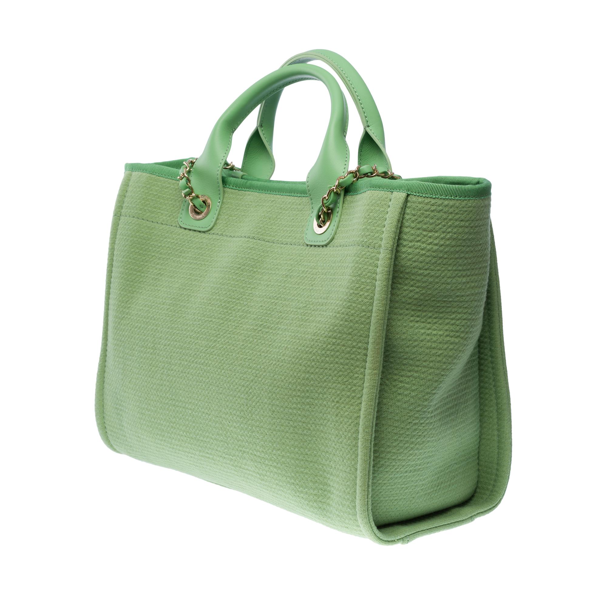 New Amazing limited edition Chanel Deauville Tote bag in Green canvas, SHW For Sale 2