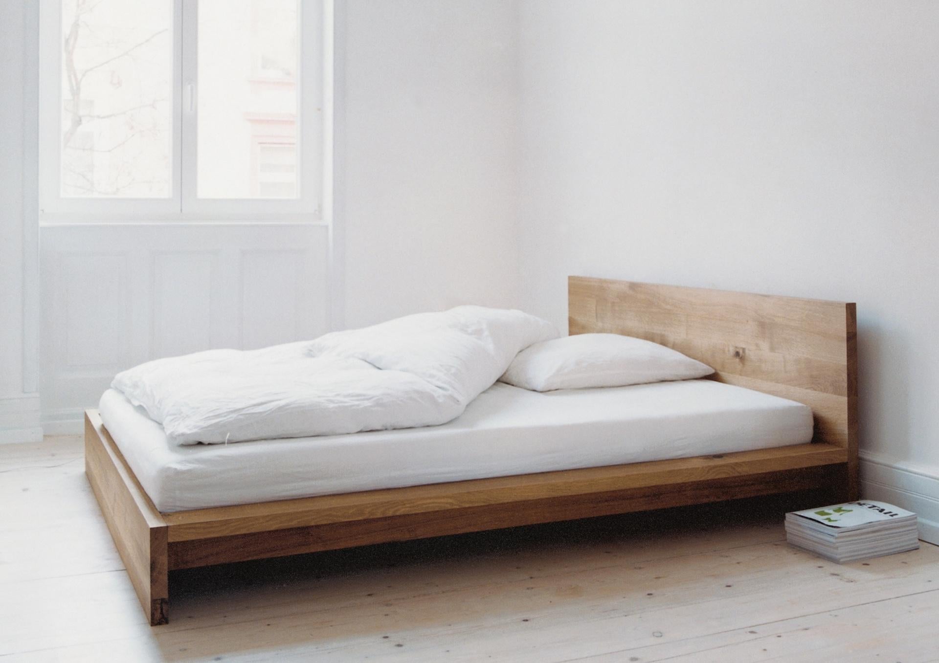 XXIe siècle et contemporain Nouveau et fait sur commande Cadre de lit Queen e15 Mo personnalisable par Philipp Mainzer en vente