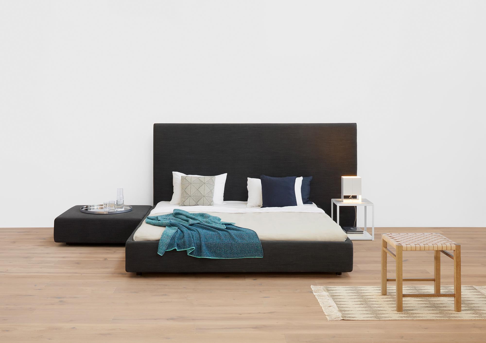 Legno Nuovo e realizzato su misura e15 Pardis Queen Bed Frame di Philipp Mainzer in vendita