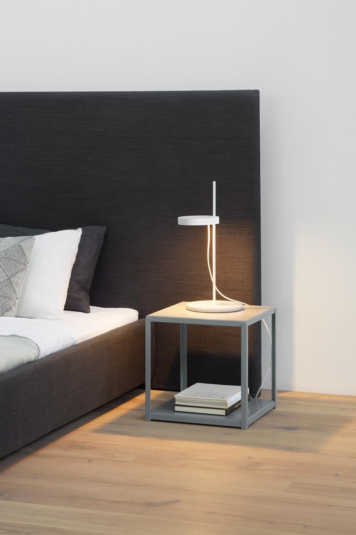 Nuovo e realizzato su misura e15 Pardis Queen Bed Frame di Philipp Mainzer in vendita 1