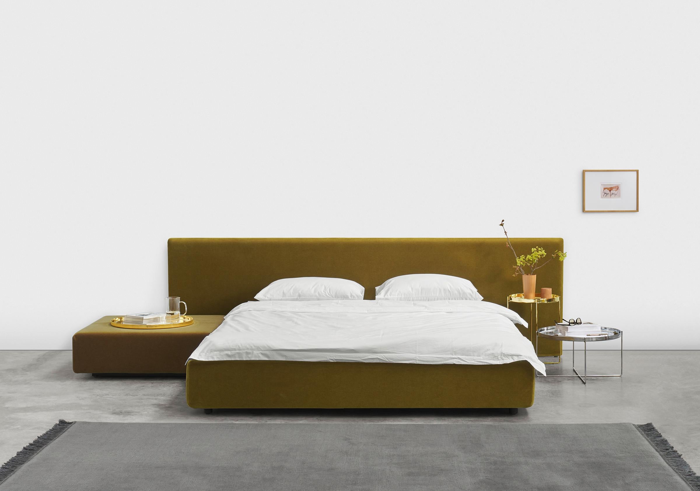 Nuovo e realizzato su misura e15 Pardis Queen Bed Frame di Philipp Mainzer in vendita 3