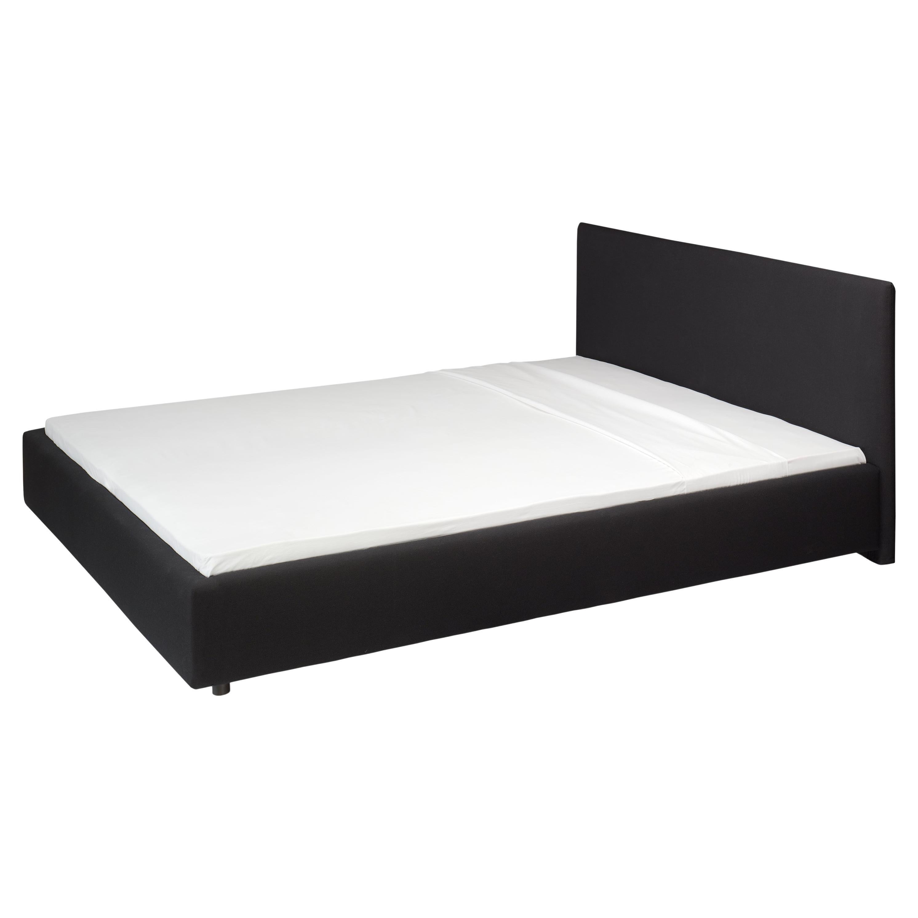Nuovo e realizzato su misura e15 Pardis Queen Bed Frame di Philipp Mainzer in vendita