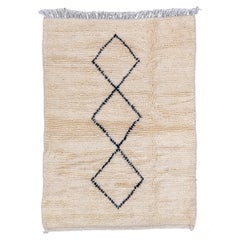 New and Modern Moroccan Design Rug