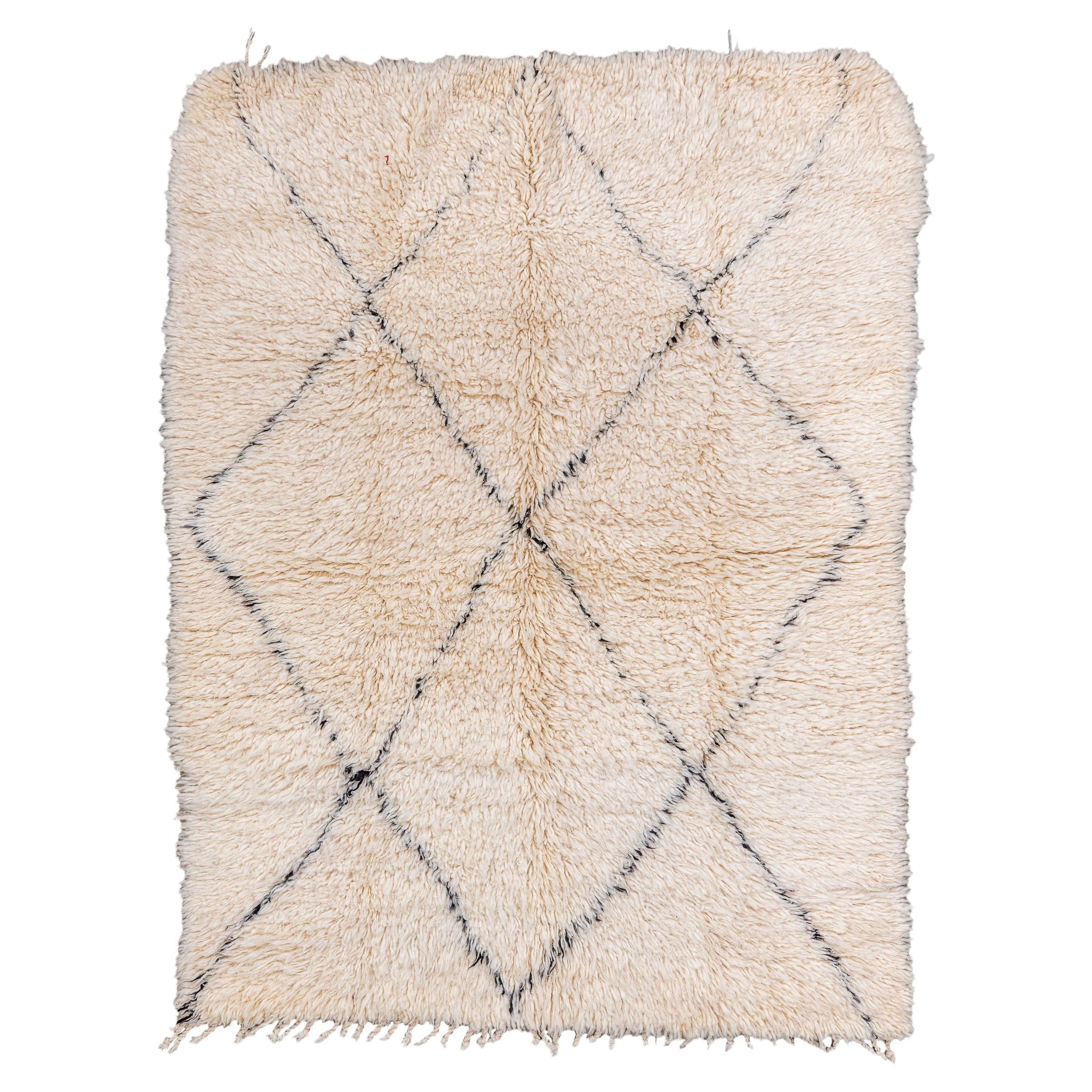 New and Modern Moroccan Design Rug