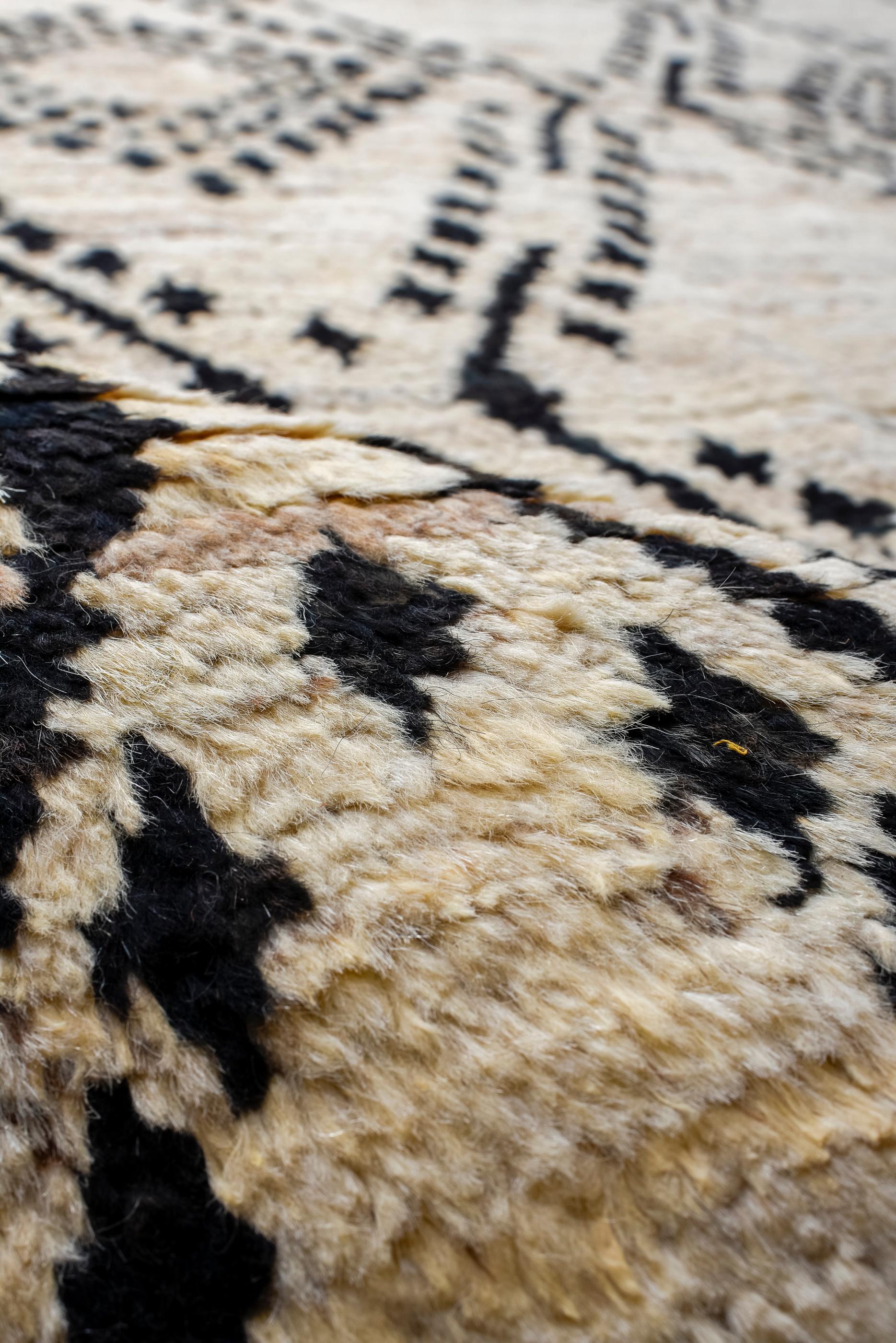 New and Modern Rug with Ecru Sand Field with Black Details For Sale 1