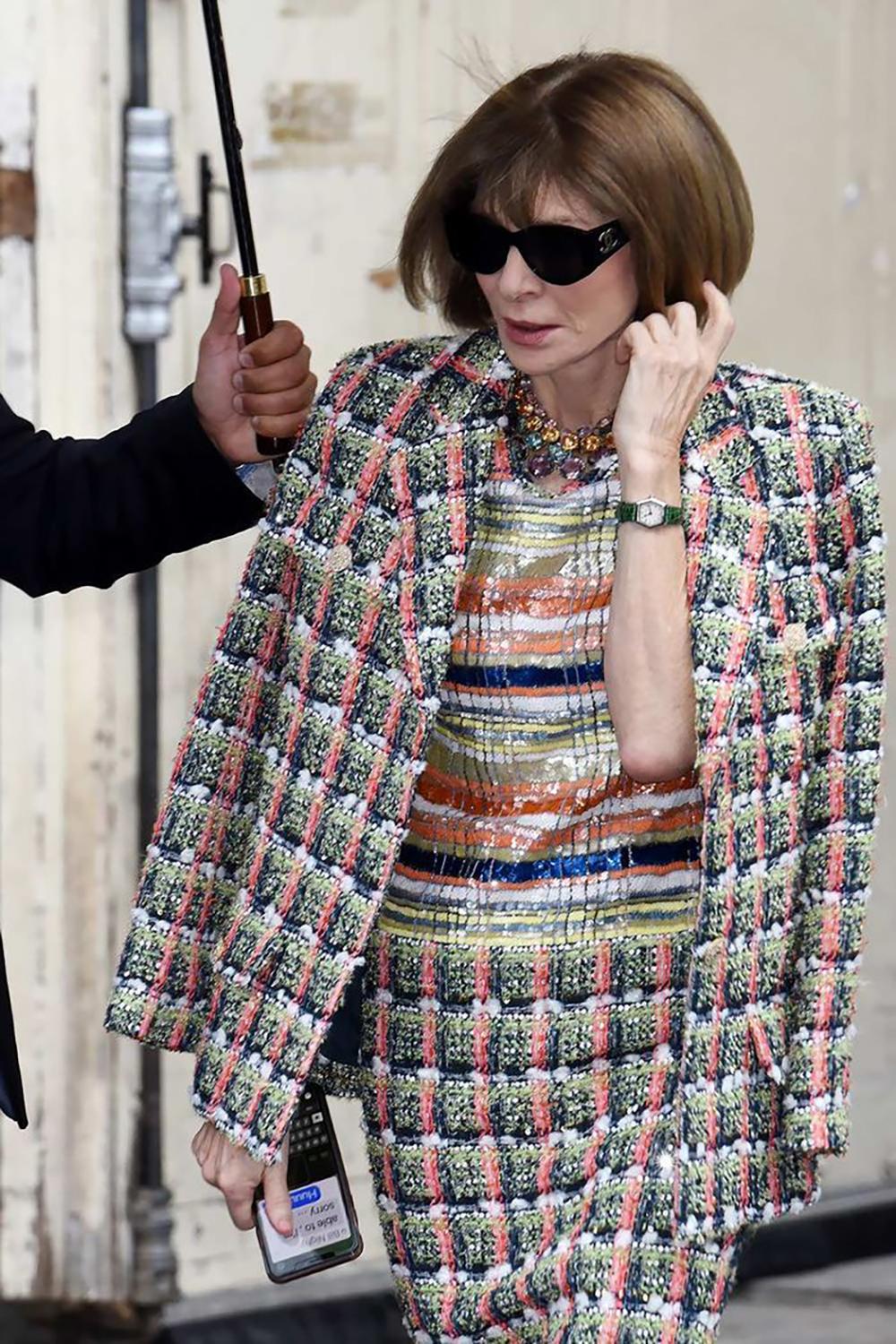 Chanel New Famous Anna Wintour Style Sequin Tweed Jacket 36 FR In New Condition In Dubai, AE