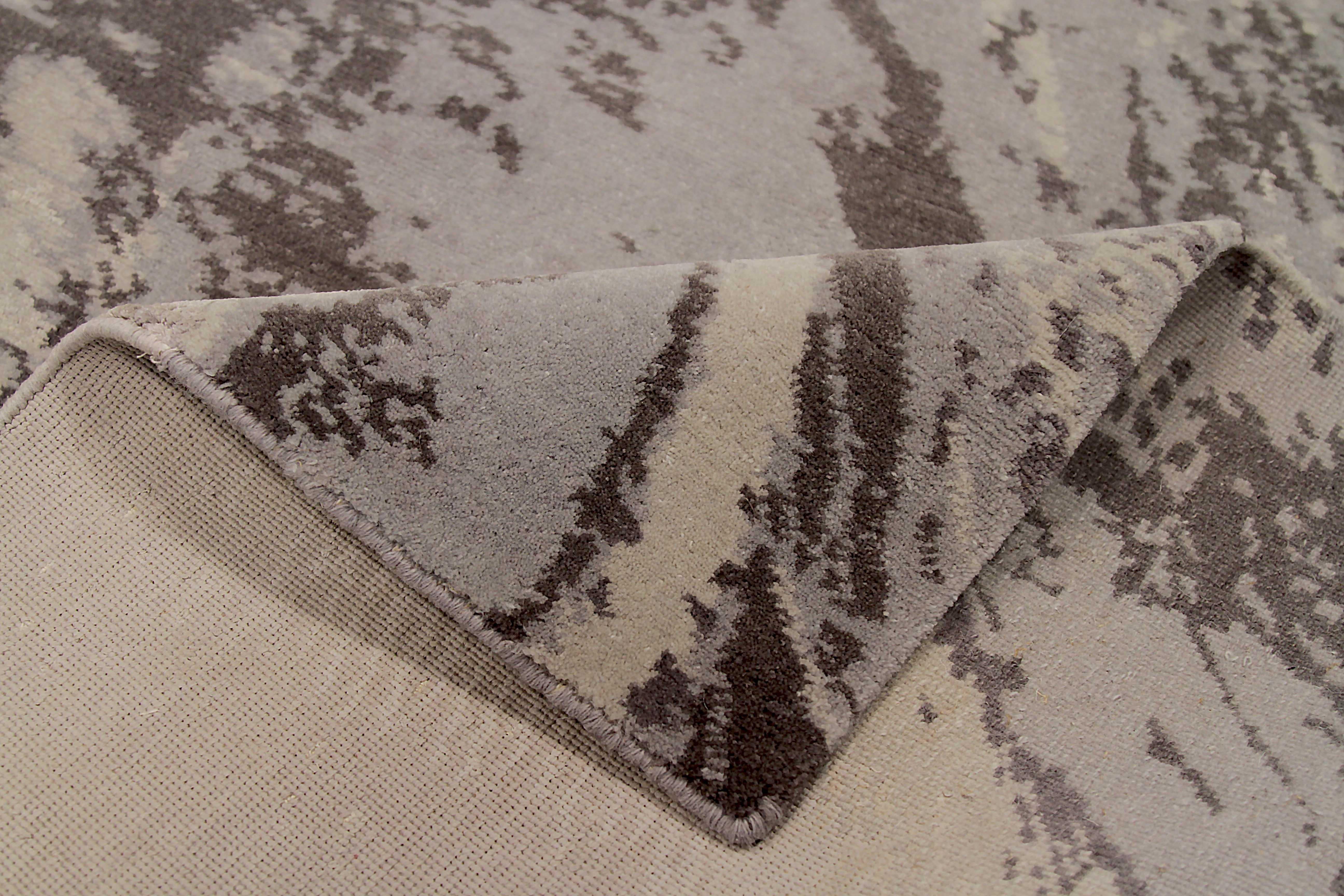 New Area Rug Modern Style ‘Nuba’ by Shane Friesenhan In New Condition For Sale In Dallas, TX
