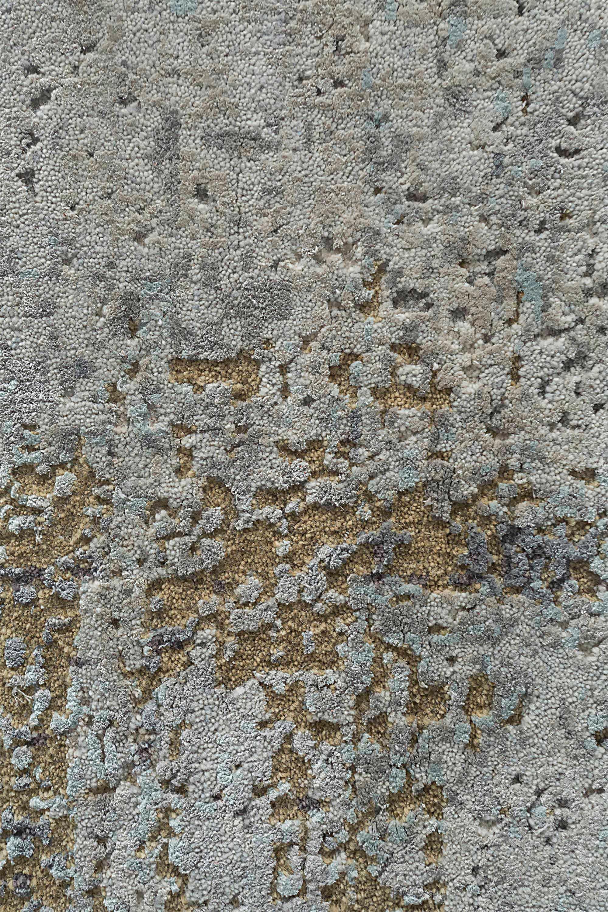 Tessuto a mano Un nuovo tappeto con un moderno disegno ad acquerello realizzato in lana pregiata e vera seta. in vendita