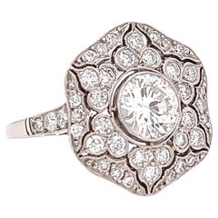 Anello a grappolo in platino con diamanti taglio brillante da 1,04 carati di ispirazione Art Deco