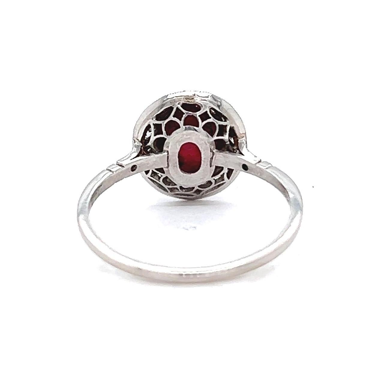 Art Deco Inspired 2.40 Carats Cabochon Ruby Diamond Platinum Ring For Sale 2