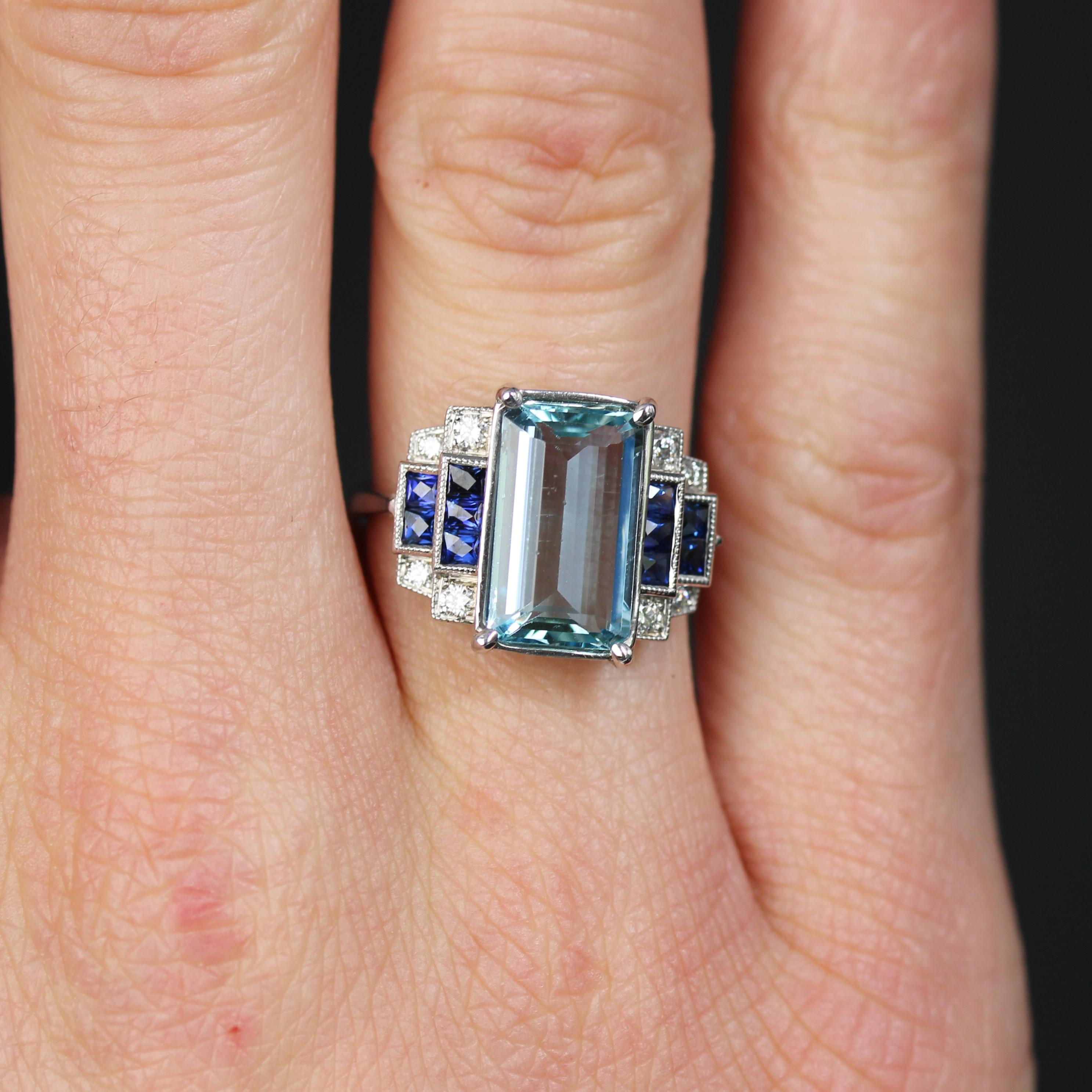 Donna Nuovo anello a scalare in oro bianco 18 carati in stile Art Deco con zaffiri e acquamarine in vendita