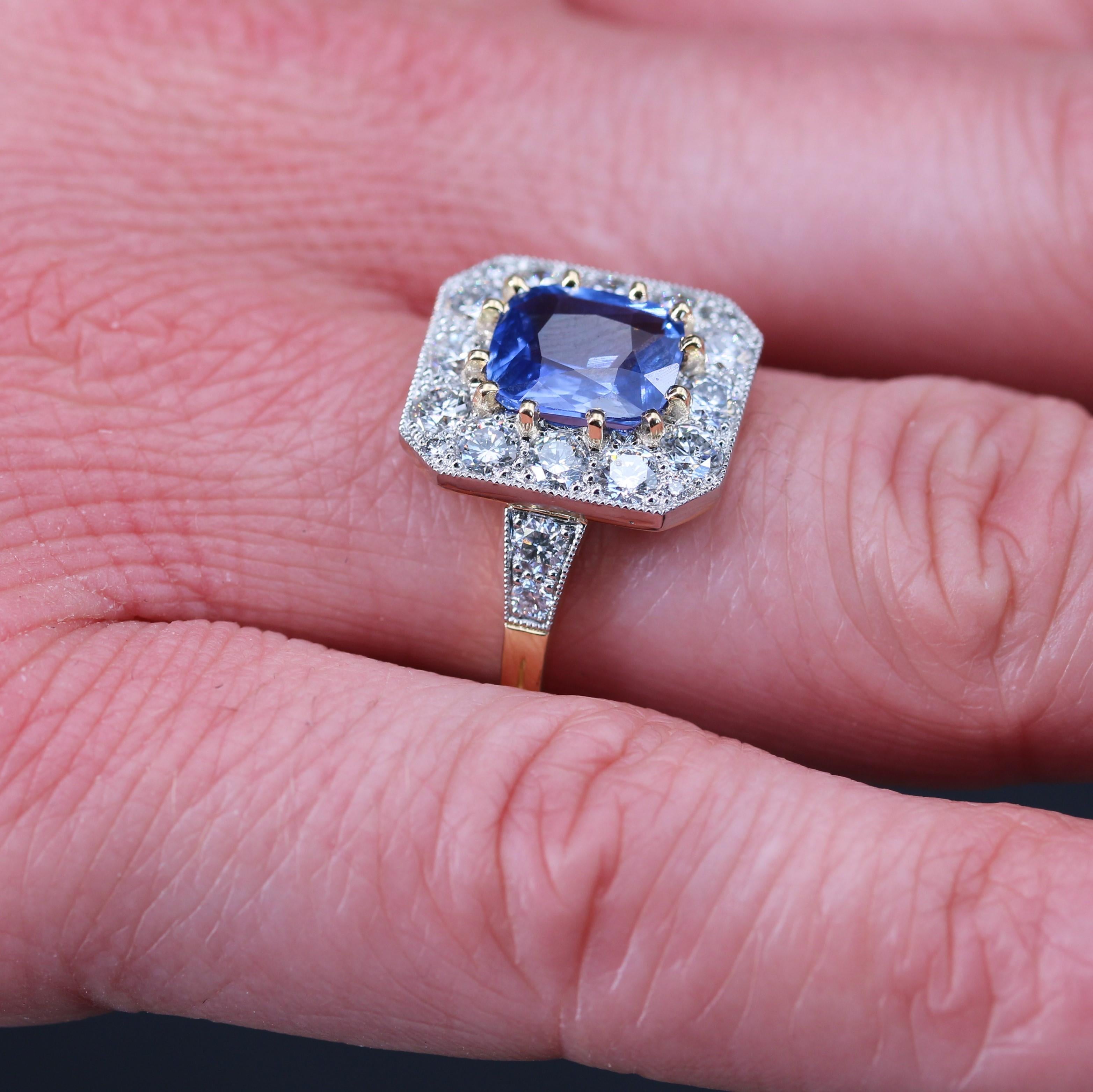New Art Deco Style Blue Sapphire Diamonds 18 Karat Yellow Gold Platinum Ring For Sale 5