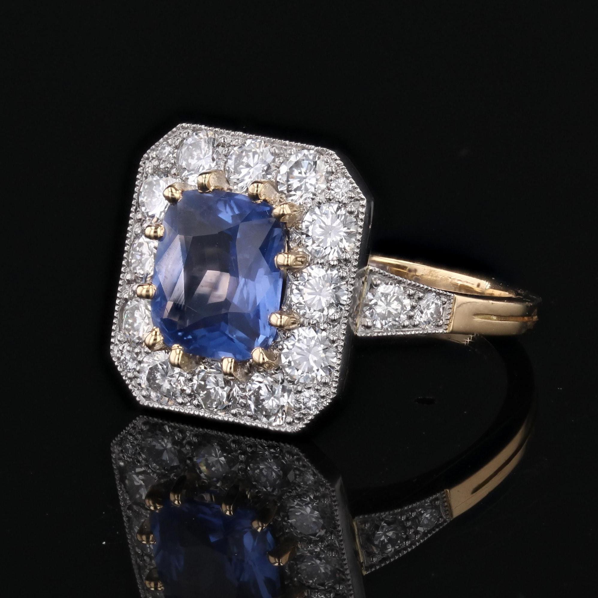 Women's New Art Deco Style Blue Sapphire Diamonds 18 Karat Yellow Gold Platinum Ring For Sale