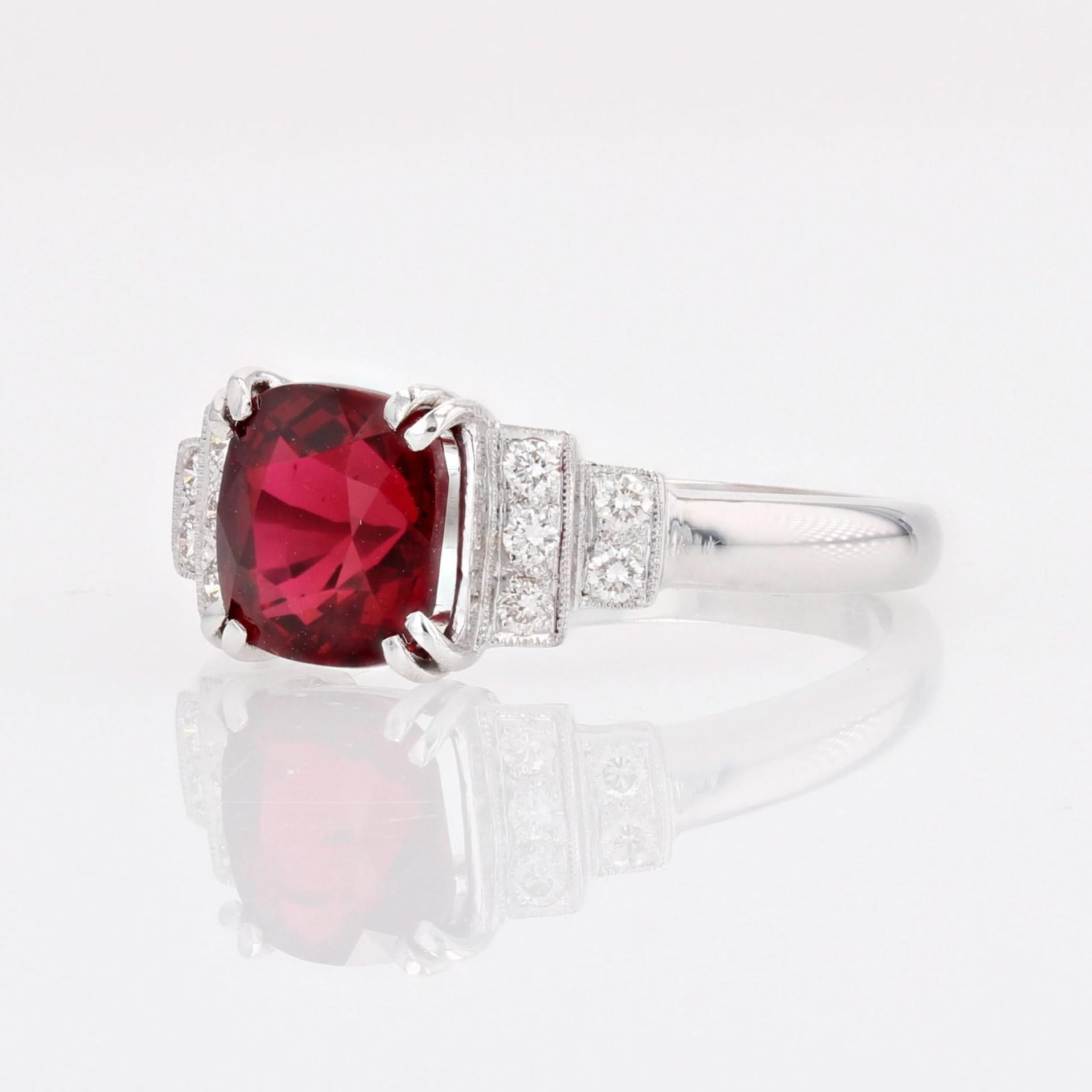 New Art Deco Style Natural Vivid Red Spinel Diamonds 18 Karat White Gold Ring en vente 2