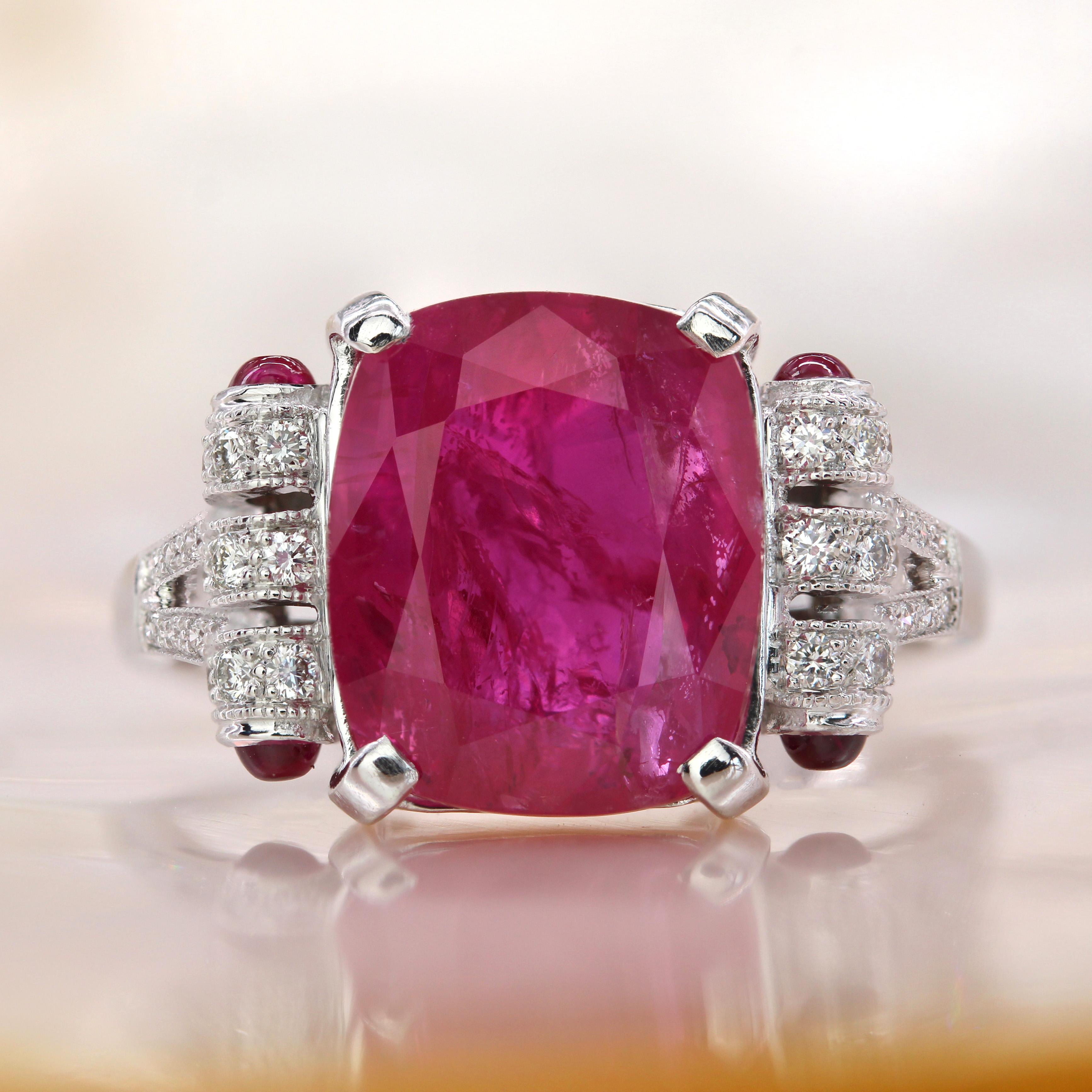 New Art Deco Style Rubini Diamanti Anello in oro bianco 18 carati in vendita 8