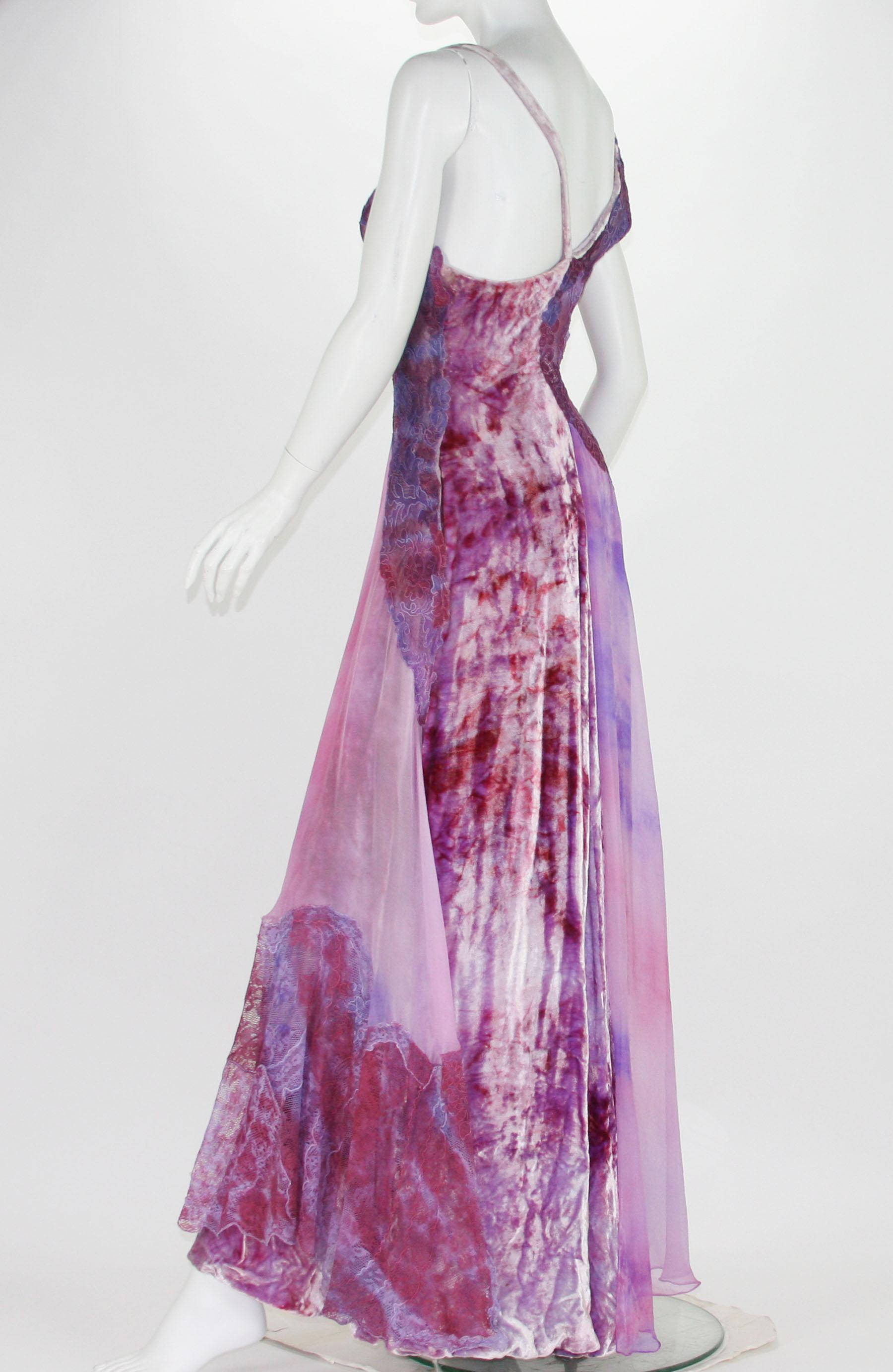 Nueva Colección Atelier Versace S/S 1994 Vestido Vestido de Encaje de Terciopelo Morado Rosa en venta 1
