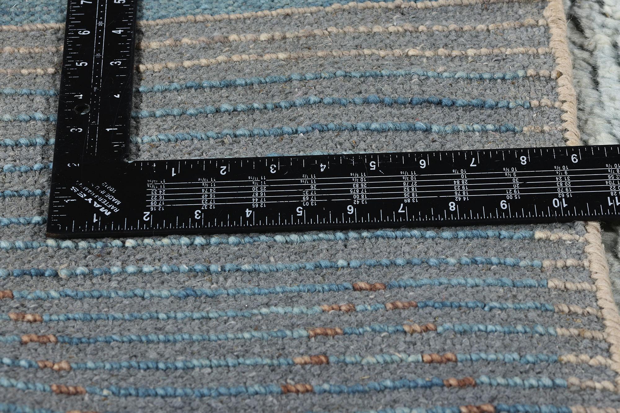 New Azure Desert Diamonds Contemporary Moroccan Area Rug im Zustand „Neu“ im Angebot in Dallas, TX