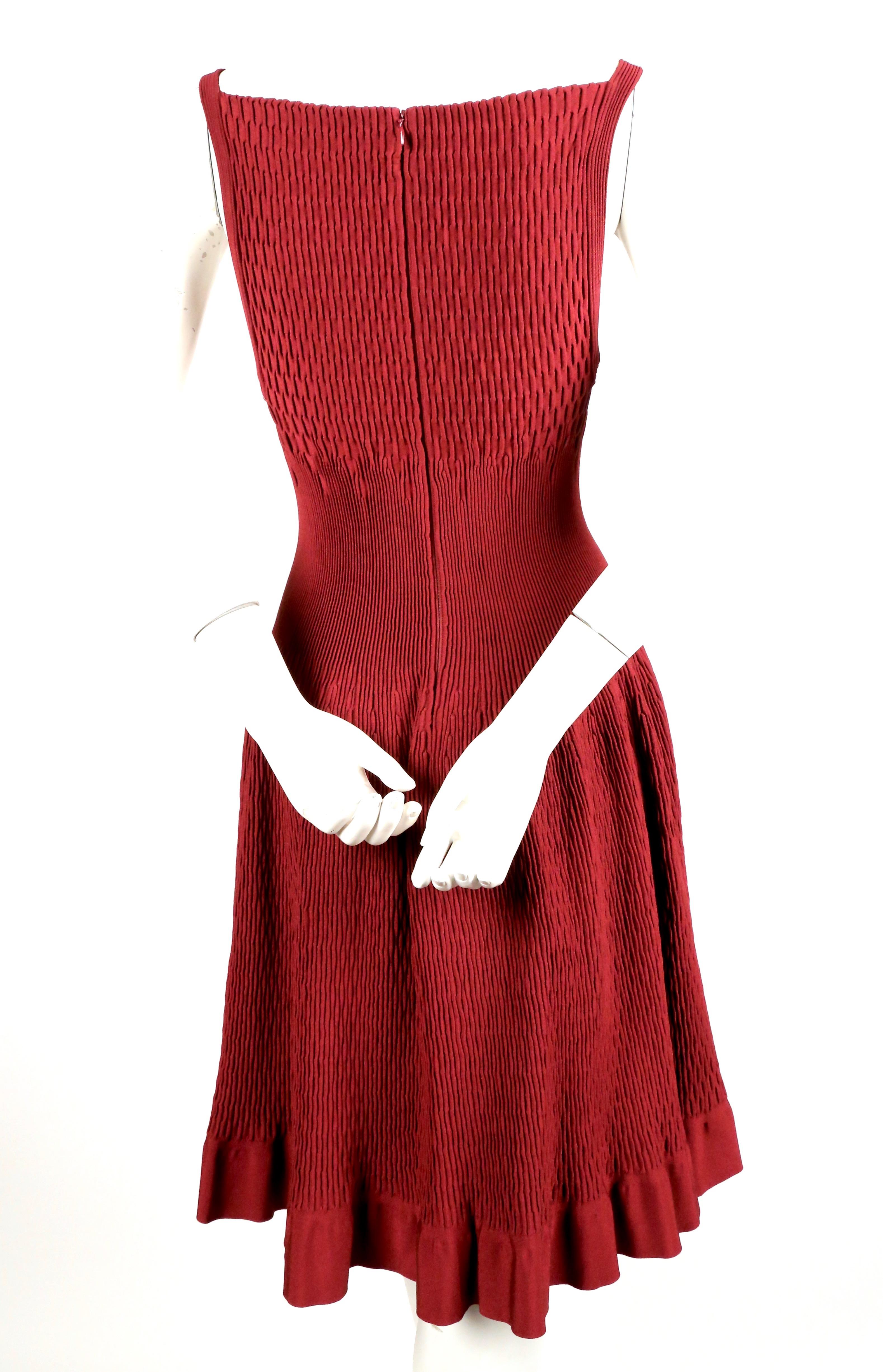 new AZZEDINE ALAIA bordeaux plisse knit dress In New Condition For Sale In San Fransisco, CA