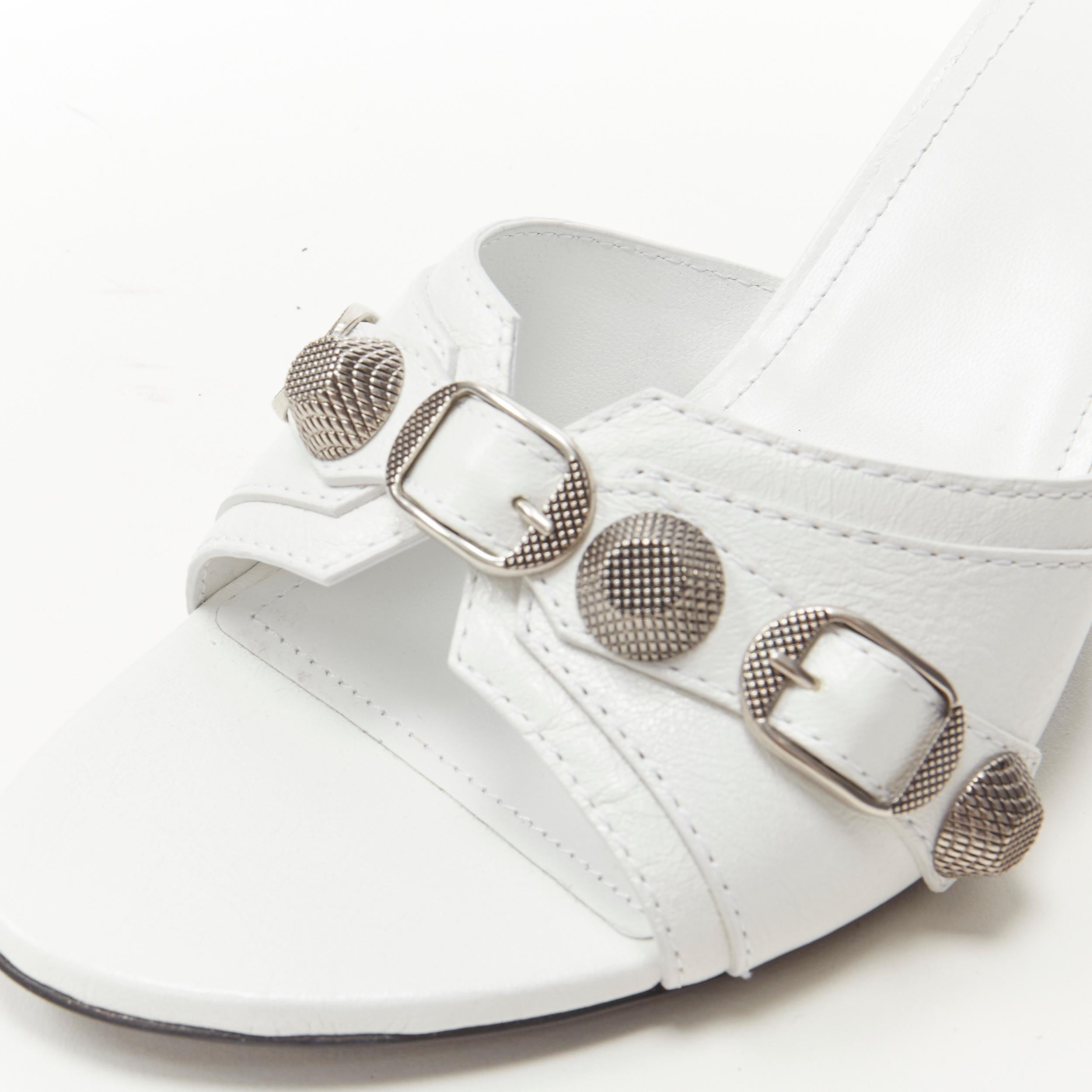 new BALENCIAGA 2022 Cagole white leather silver studded mule heel EU39 US9 In New Condition For Sale In Hong Kong, NT