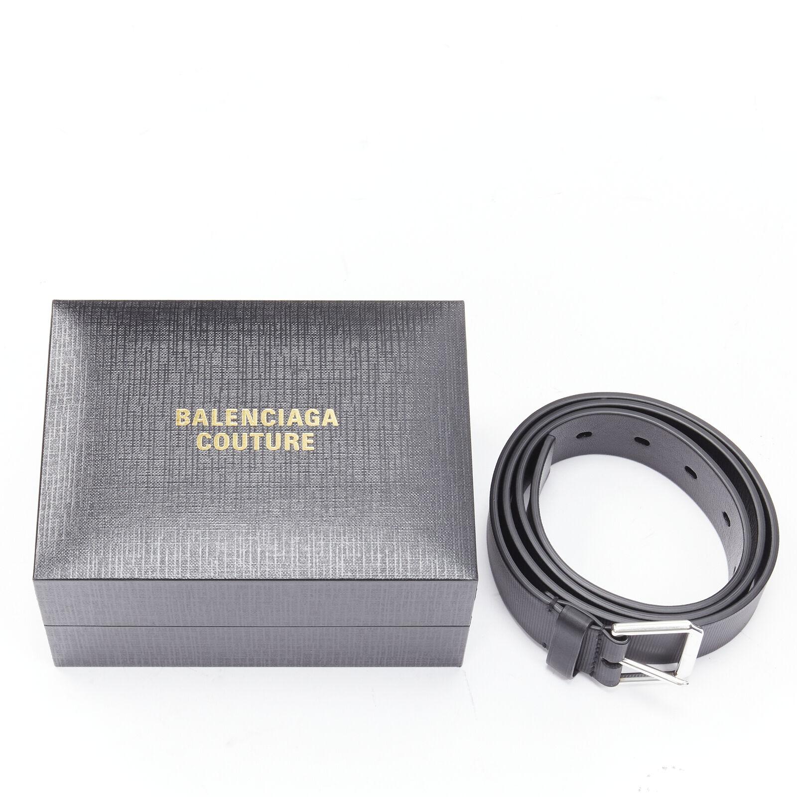 BALENCIAGA 50th COUTURE 2021 Schwarz-goldene Logo-Box-Clutch Tasche  Ledergürtel (Grau) im Angebot
