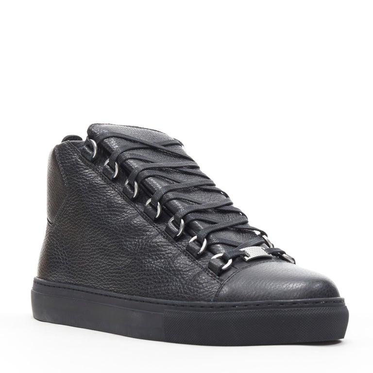 609 black double laced mid-top sneaker –