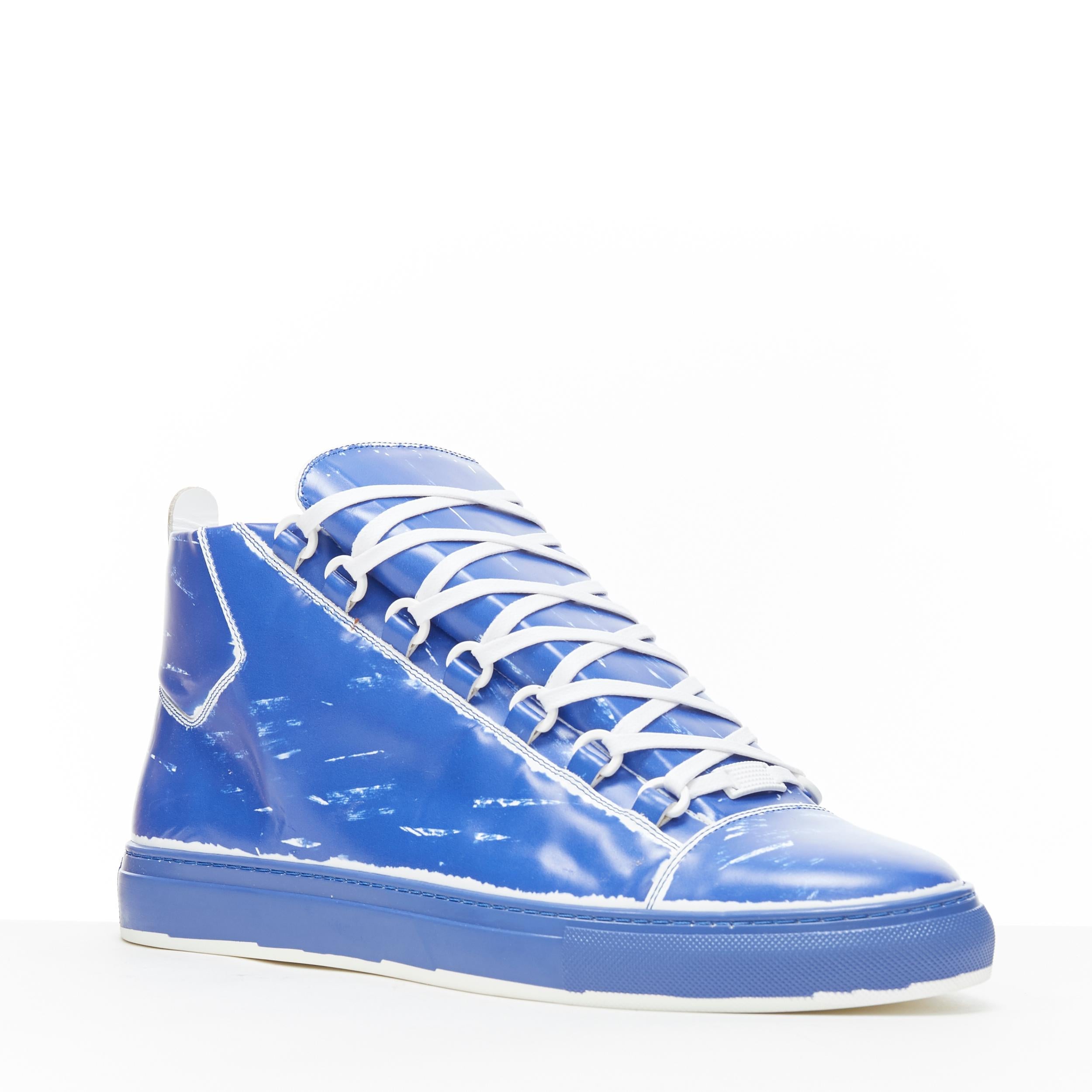 new BALENCIAGA Arena Blue Marker high top sneakers EU44 US11 436343 WAYC0 4307
Brand: Balenciaga
Model Name / Style: Balenciaga Arena
Material: Leather
Color: Red
Pattern: Solid
Closure: Lace up
Extra Detail: A classic luxury sneaker style from