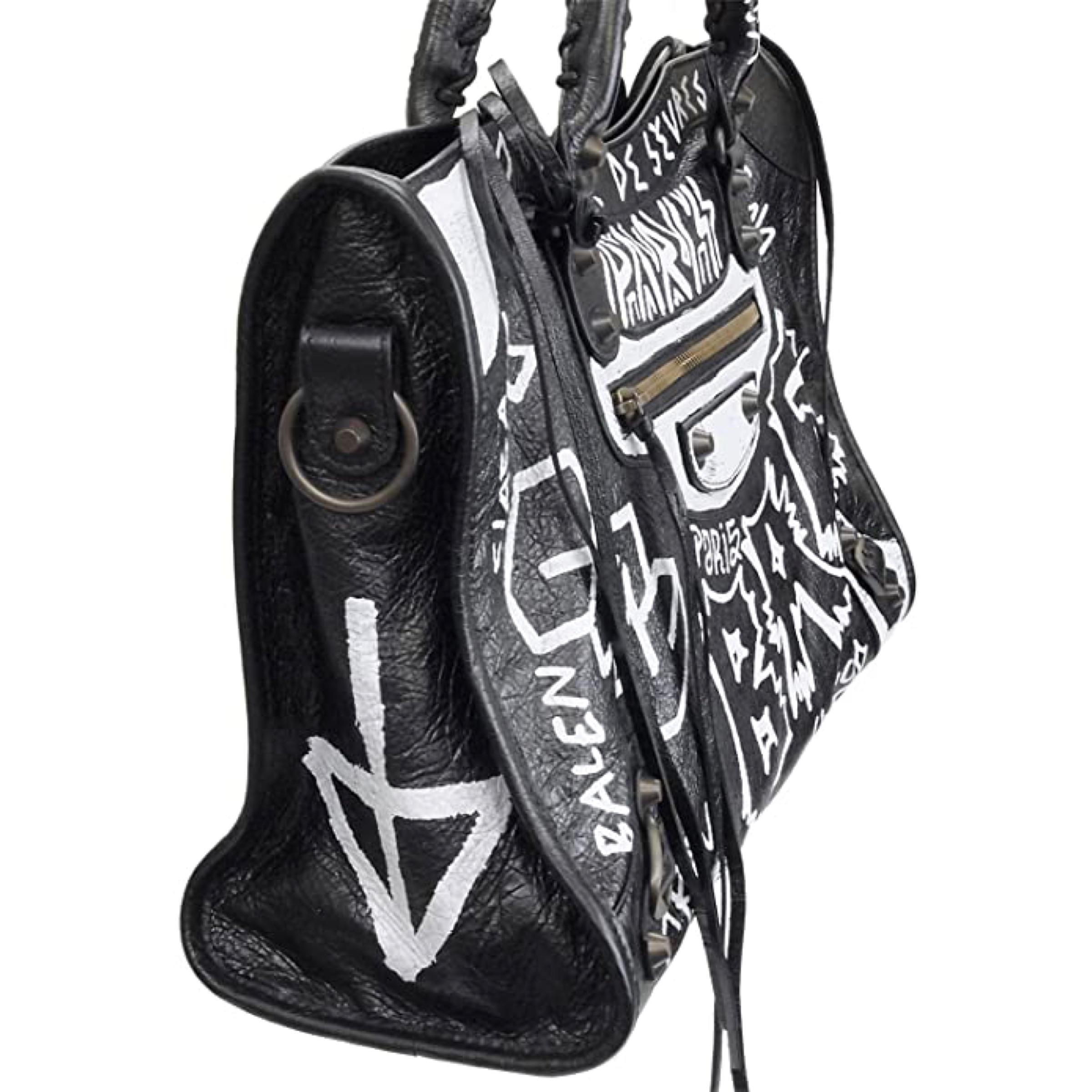 NEU Balenciaga Schwarz Agneau Graffiti All Over Leder Crossbody Umhängetasche im Angebot 3