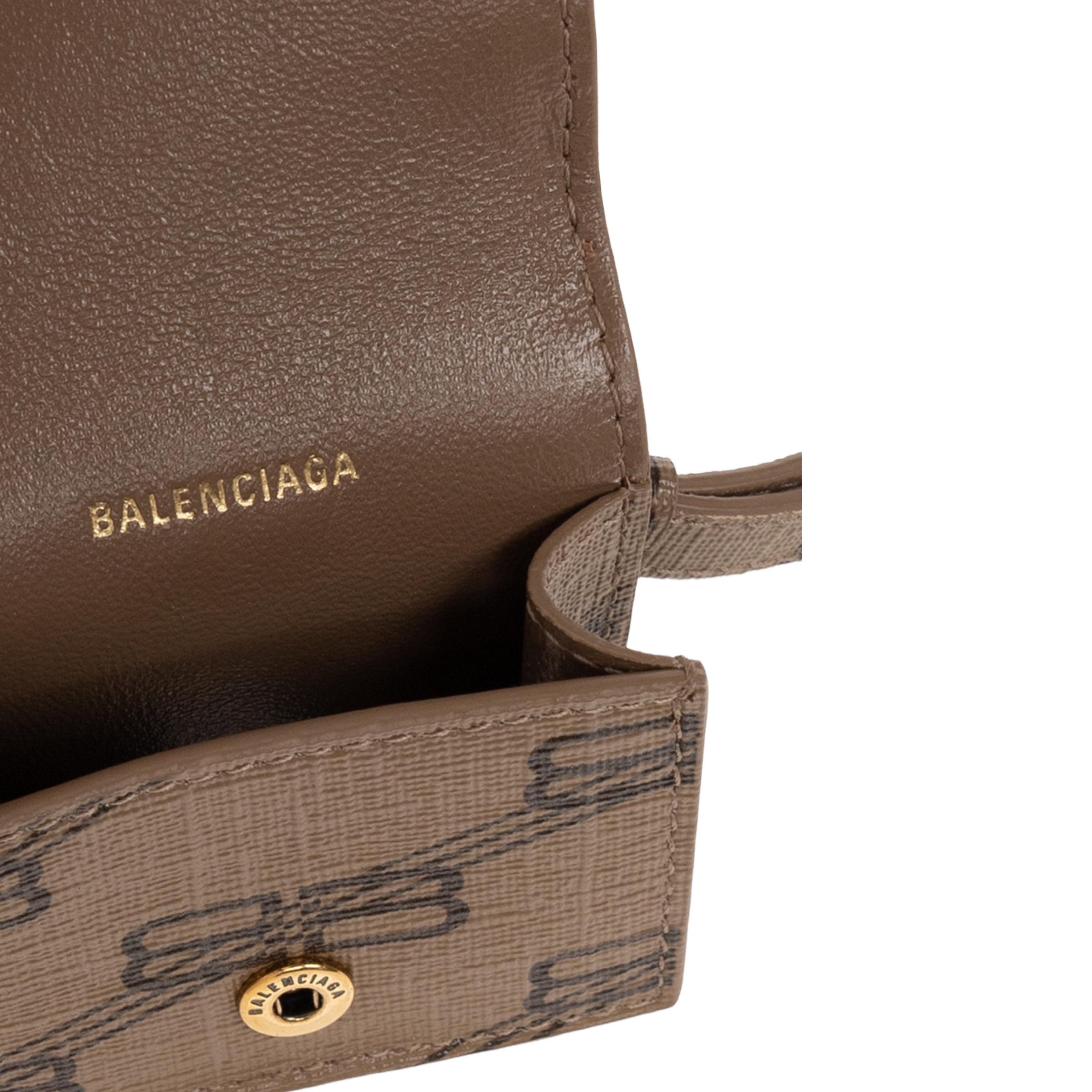 New Balenciaga Brown Monogram BB Coated Canvas Airpods Case In New Condition For Sale In San Marcos, CA