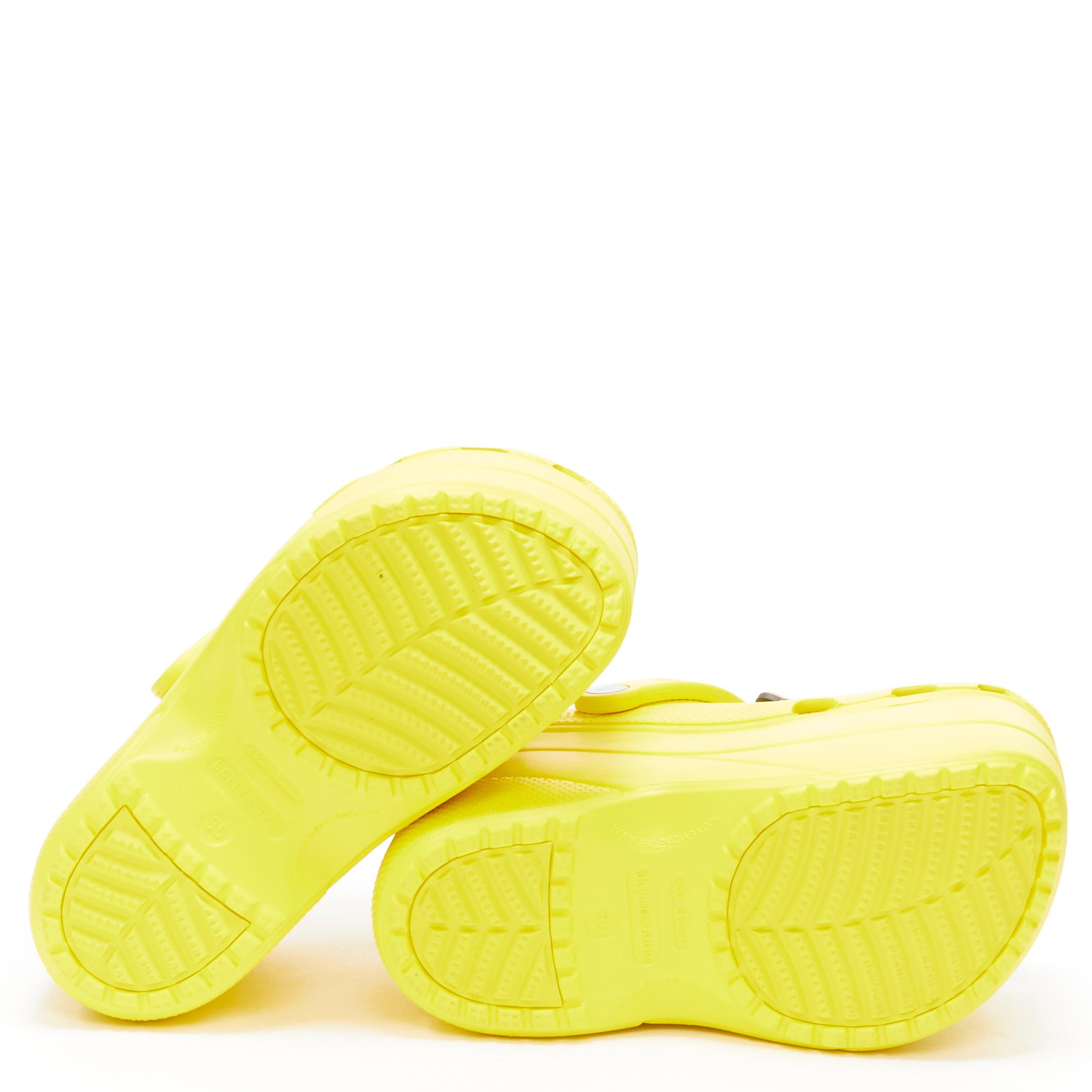 BALENCIAGA CROCS Sandales compensées rares jaune logo gibbet EU35, défilé 2018, neuves 7