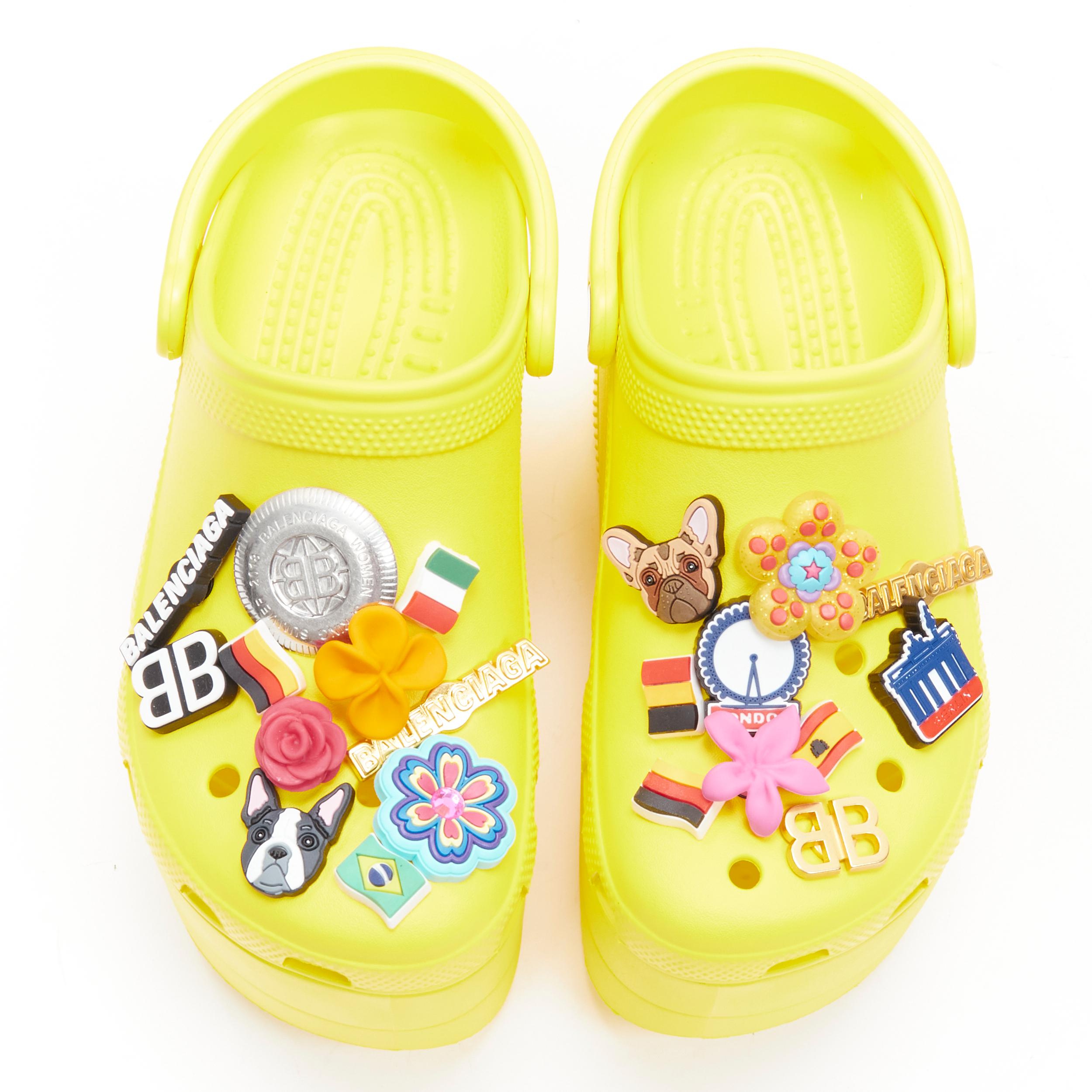 BALENCIAGA CROCS Sandales compensées rares jaune logo gibbet EU35, défilé 2018, neuves Neuf à Hong Kong, NT