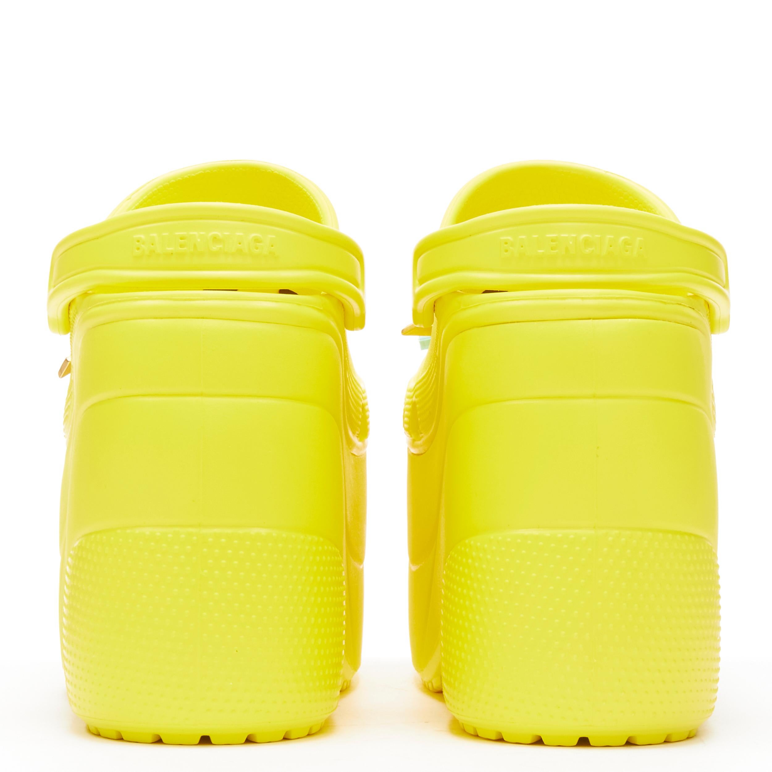 BALENCIAGA CROCS Sandales compensées rares jaune logo gibbet EU35, défilé 2018, neuves 1