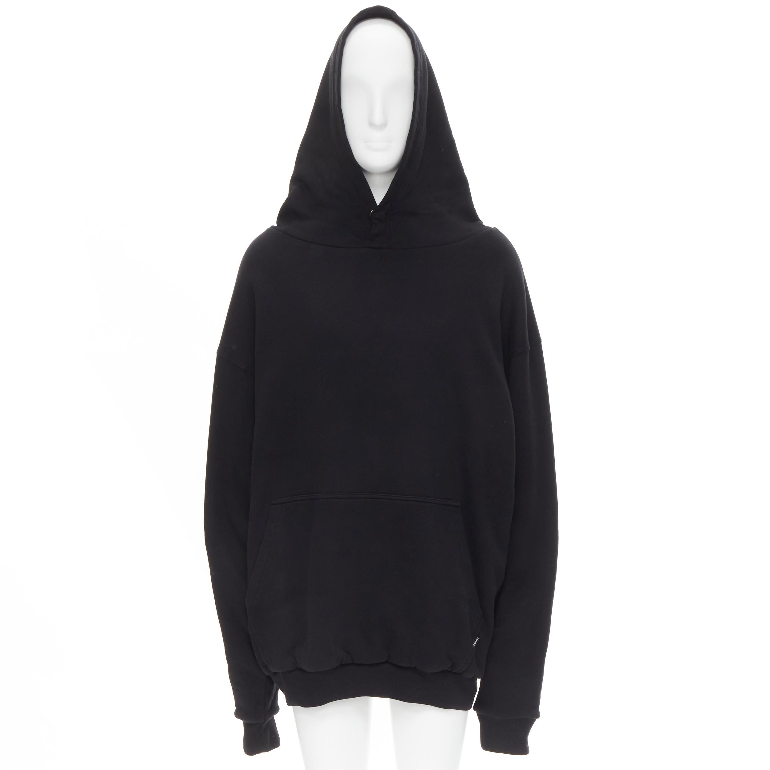 new BALENCIAGA Demna 2018 black I Love Techno embroidered cotton hoodie L 
Reference: TGAS/C00478 
Brand: Balenciaga 
Designer: Demna 
Collection: 2018 
Material: Cotton 
Color: Black 
Pattern: Solid 
Closure: Snap 
Extra Detail: Black heavy cotton